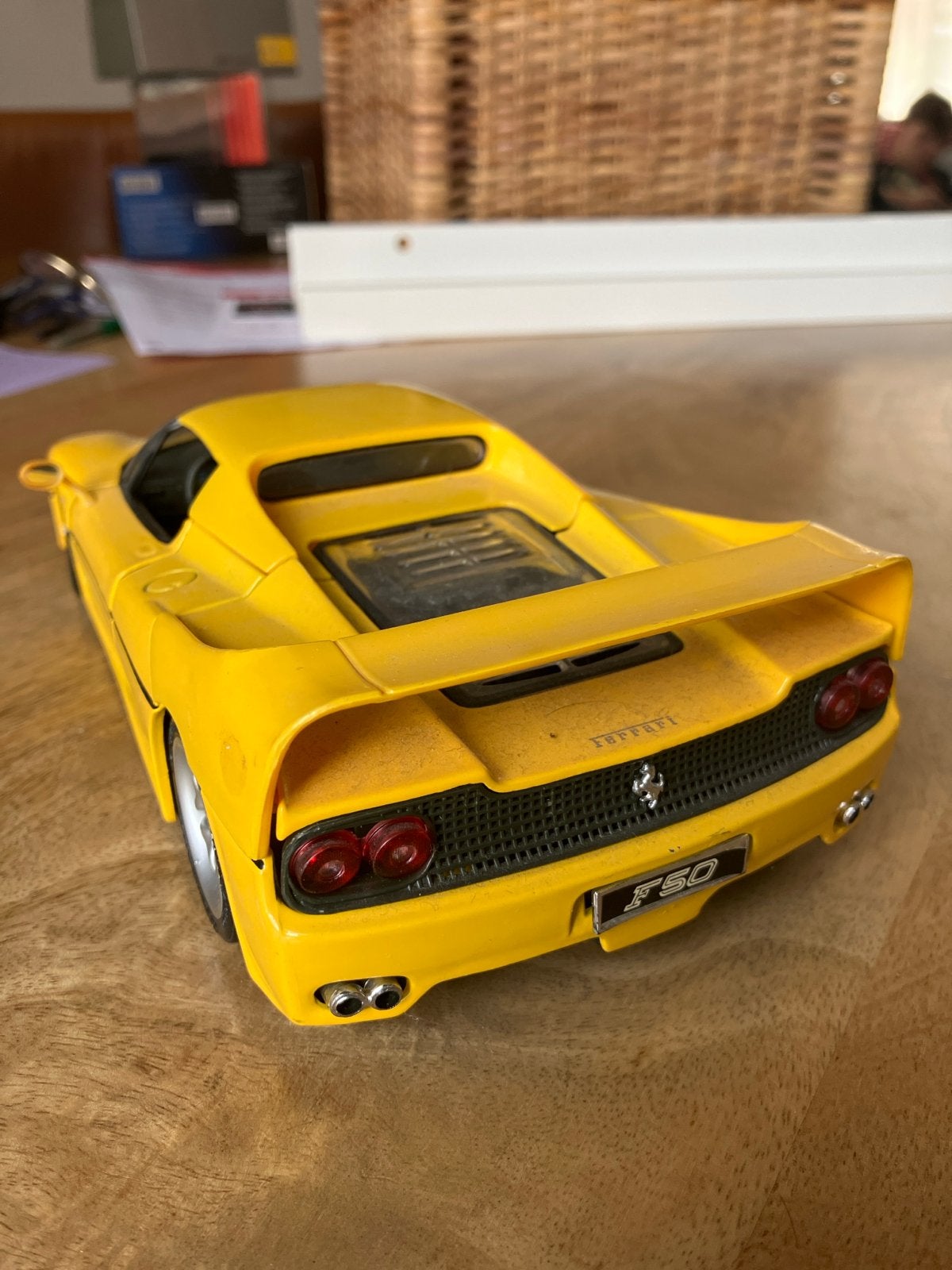 Ferrari F50 Schaalmodel 1:18 - Geel, Ophalen of Verzenden, Gebruikt, Auto, Maisto