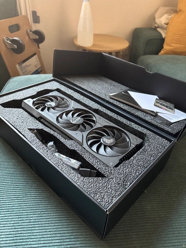 ASUS TUF Gaming GeForce RTX 4070 Ti OC 12GB Compleet in doos, Computers en Software, Videokaarten, Ophalen, GDDR6, PCI-Express 4