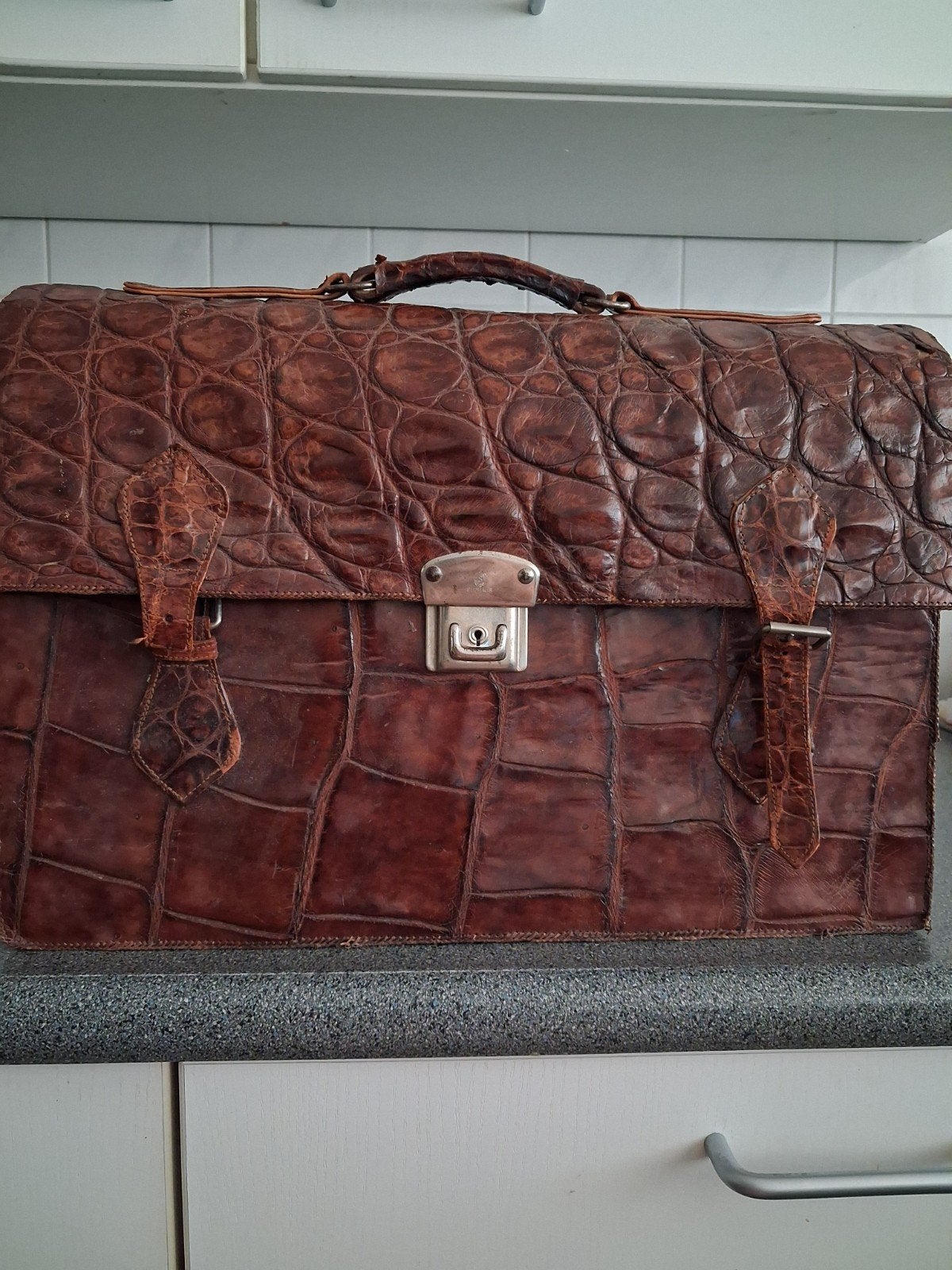 ZEER EXCLUSIEF ! RETRO LEDEREN SCHOOLTAS/BOEKENTAS/AKTENTAS, Antiek en Kunst, Ophalen of Verzenden