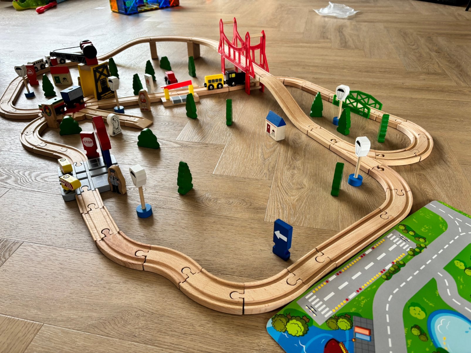 Treinvaan bandits and angels, Kinderen en Baby's, Speelgoed | Houten speelgoed, Ophalen of Verzenden, Zo goed als nieuw