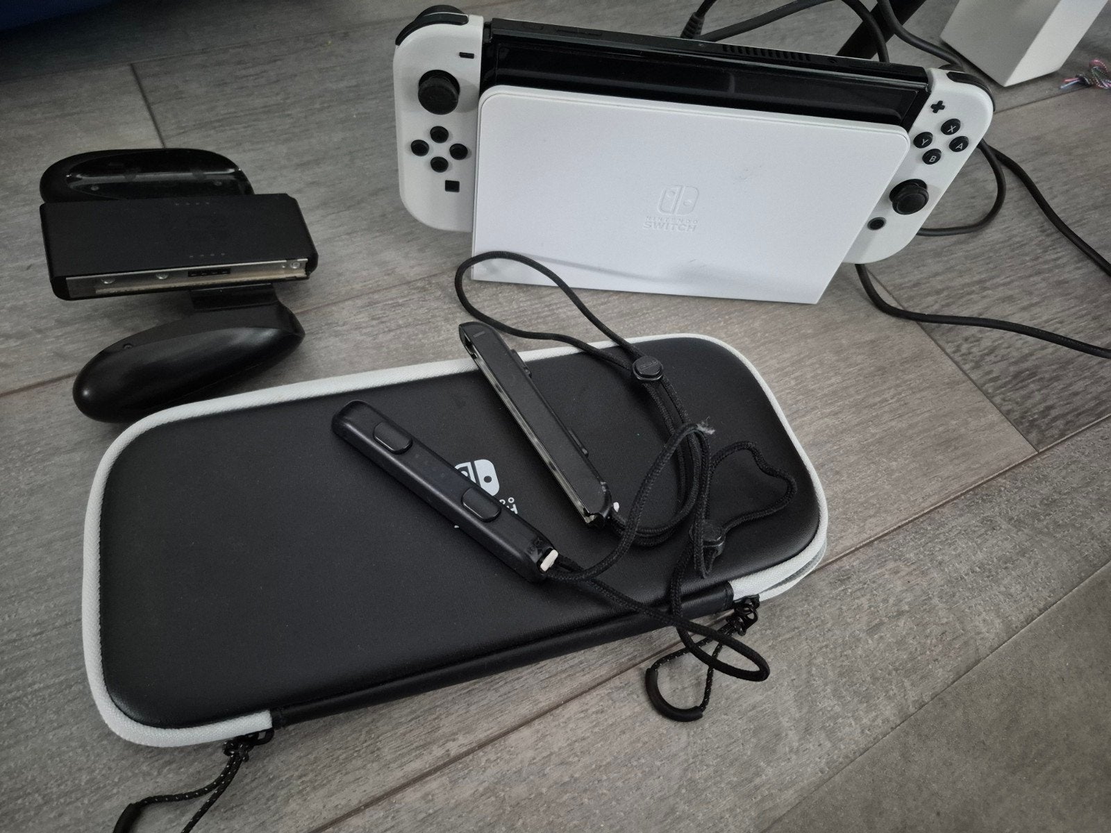 Nintendo Switch OLED - Zeer goede staat, geen stickdrift, Ophalen of Verzenden, Zo goed als nieuw, Met 2 controllers, Switch OLED