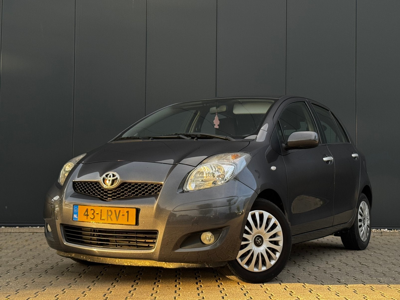 Toyota Yaris 1.3 16V Aspiration 5DR MMT AUT 2010 Nw APK, 40 €/maand, 4 cilinders, 100 pk, Bedrijf