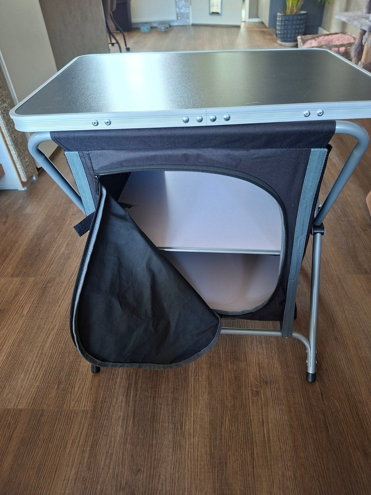 Campingtafel -  als nieuw  ongeveer  50 cm hoog, Caravans en Kamperen, Kampeermeubelen, Ophalen of Verzenden, Gebruikt, Campingtafel