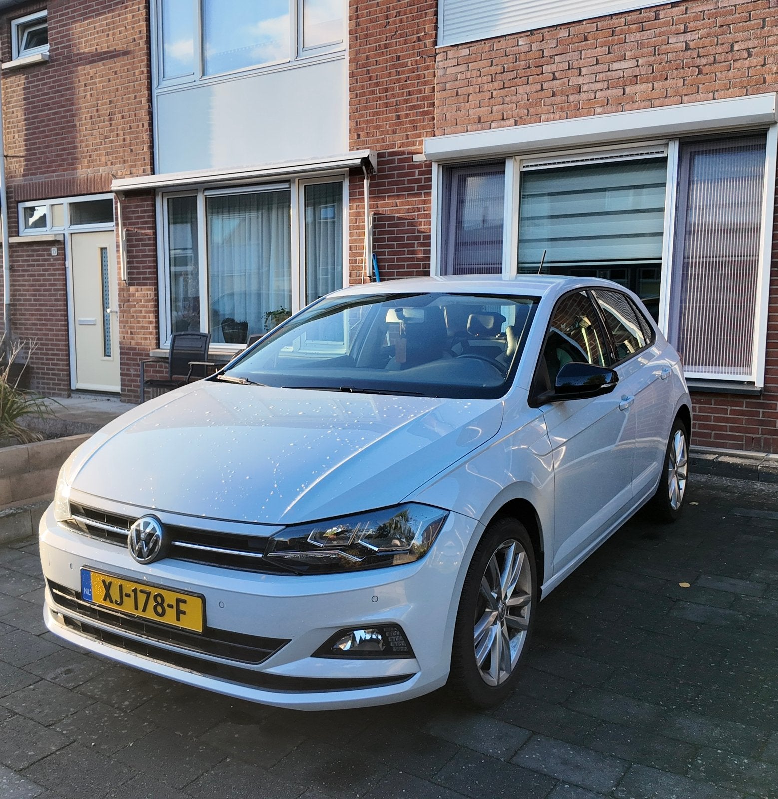 Volkswagen Polo 1.0 MPI 80pk 2019 Wit, Auto's, Voorwielaandrijving, 1025 kg, 40 €/maand, Euro 6