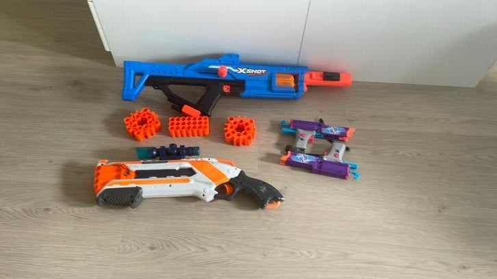 Nerfguns, pijlen, targets en veiligheidsbrillen, Ophalen of Verzenden, Zo goed als nieuw