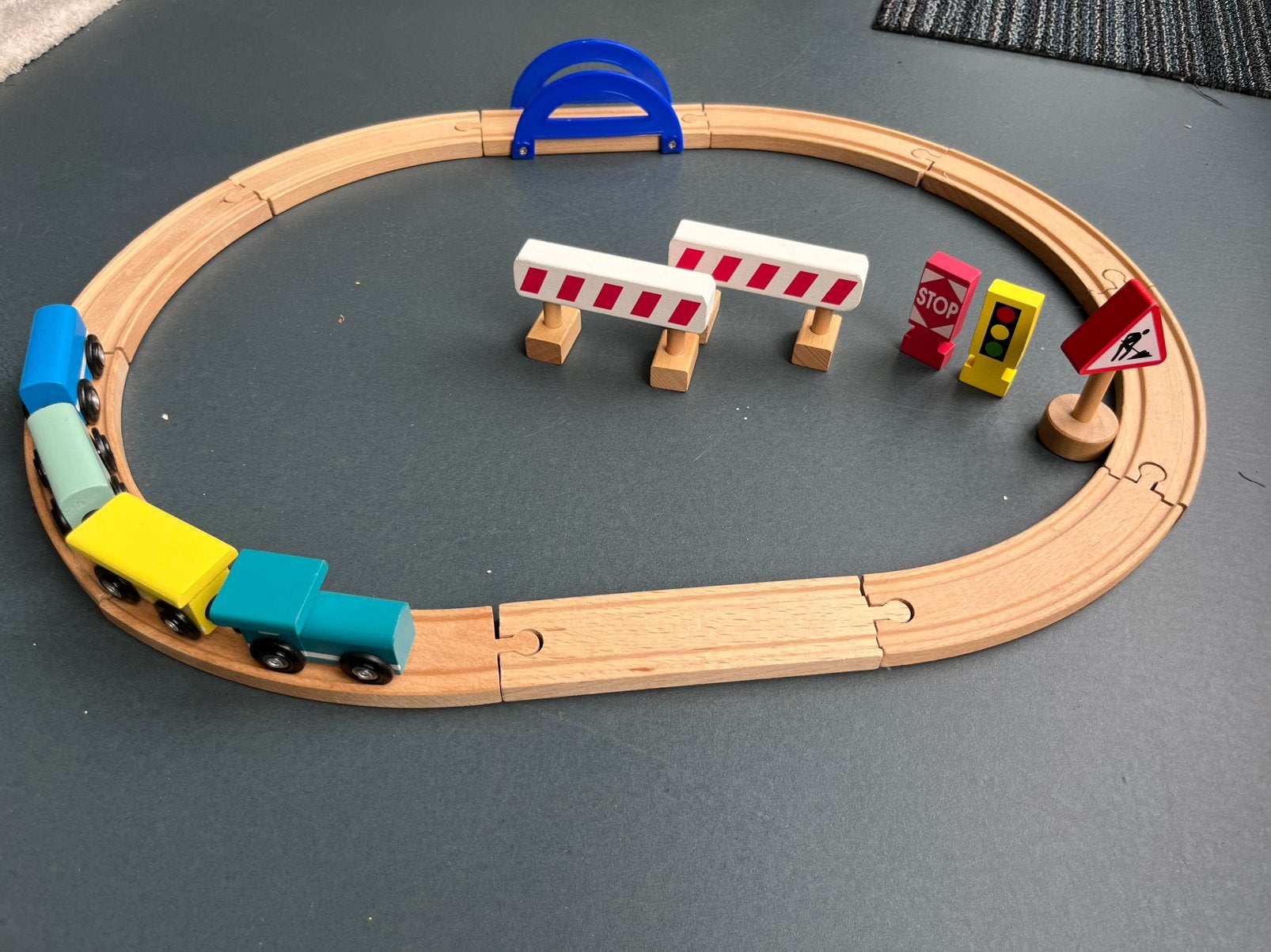 Houten trein (brio hema), Kinderen en Baby's, Ophalen of Verzenden, Zo goed als nieuw