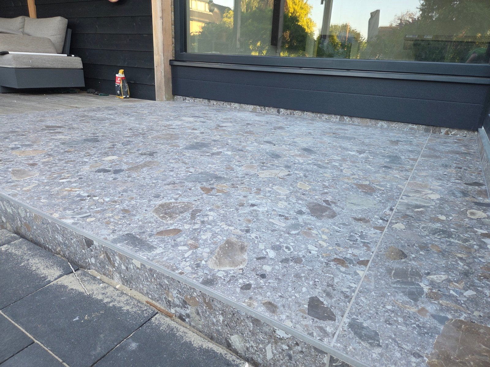 3 nieuwe tegels, grind motief, Ophalen, Nieuw, Beton, Terrastegels