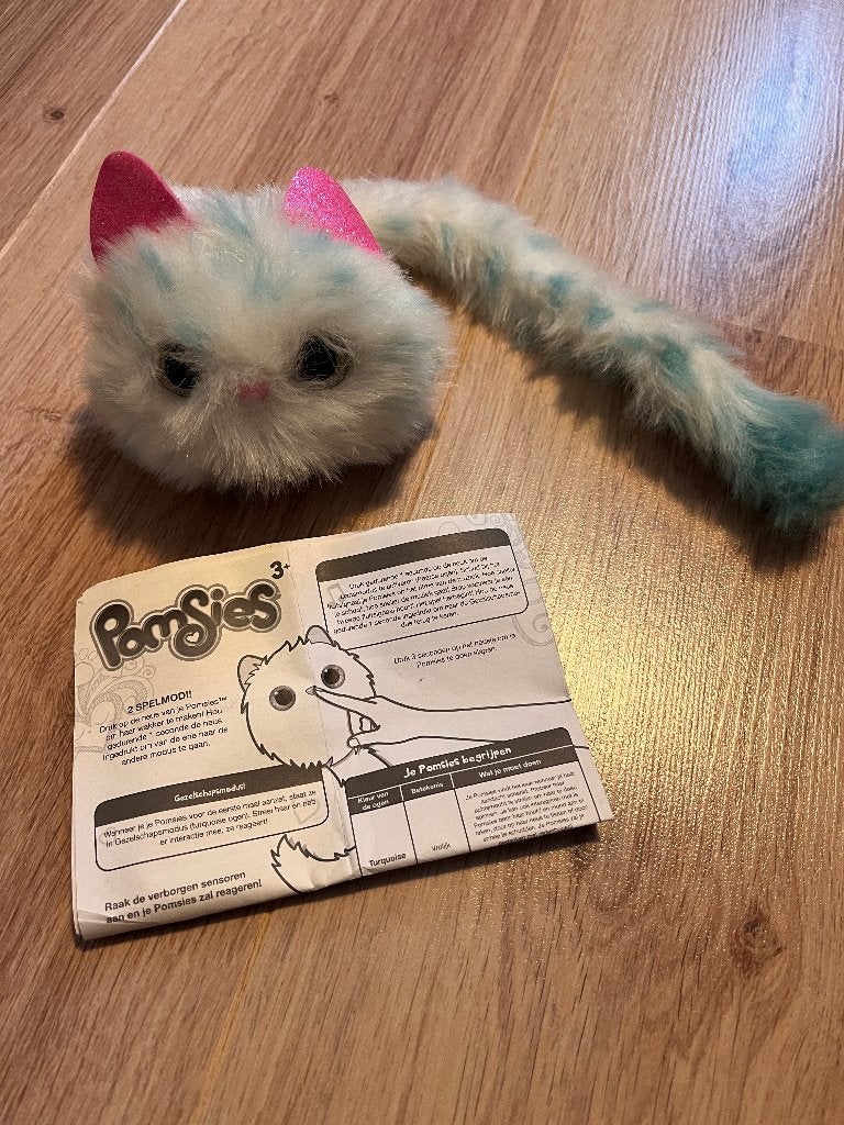 Pomsies kat knuffel, Overige merken, Overige karakters, Ophalen of Verzenden, Zo goed als nieuw