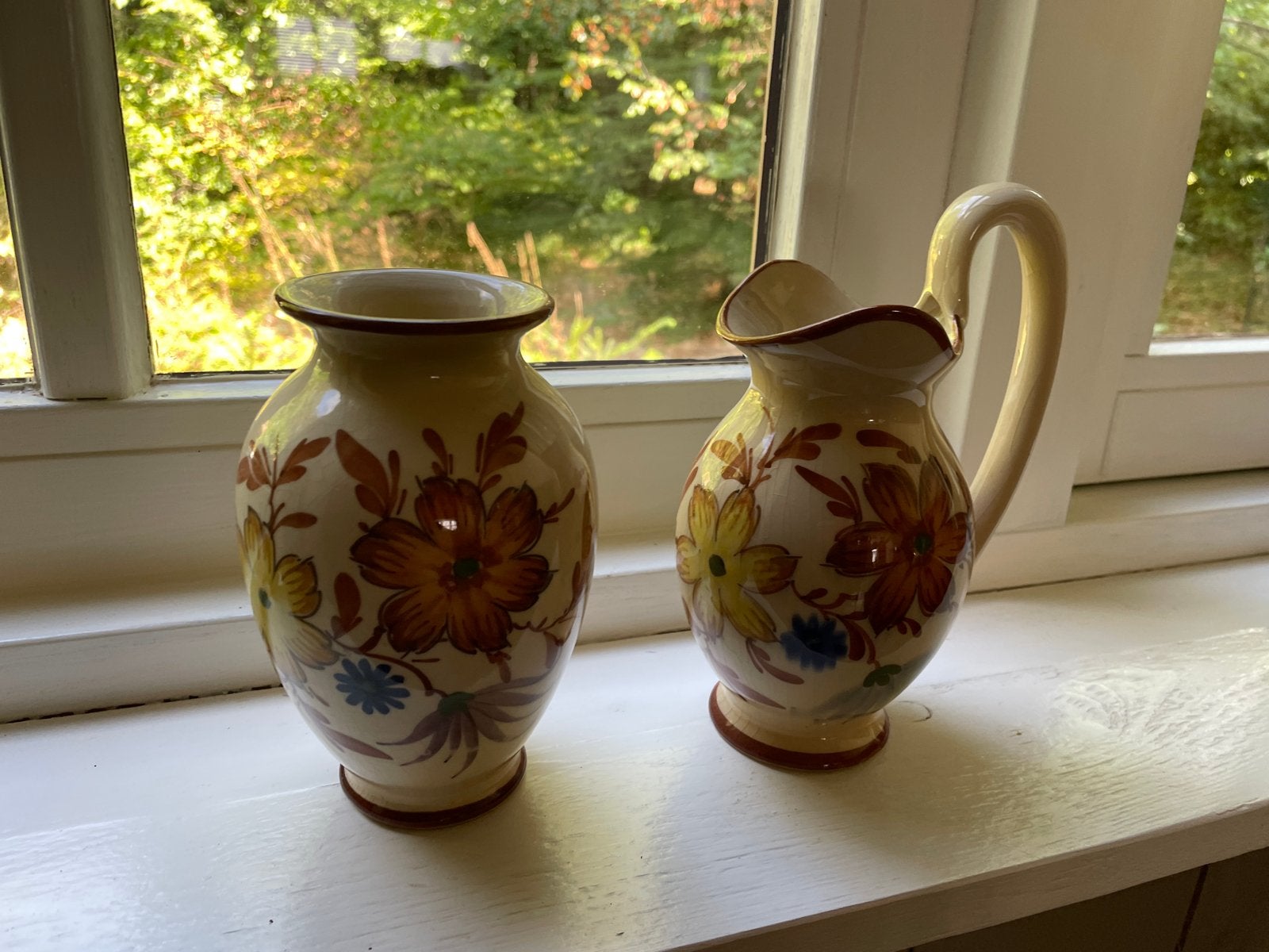 Set van twee handgeschilderde vaasjes/kannetje, Ophalen of Verzenden