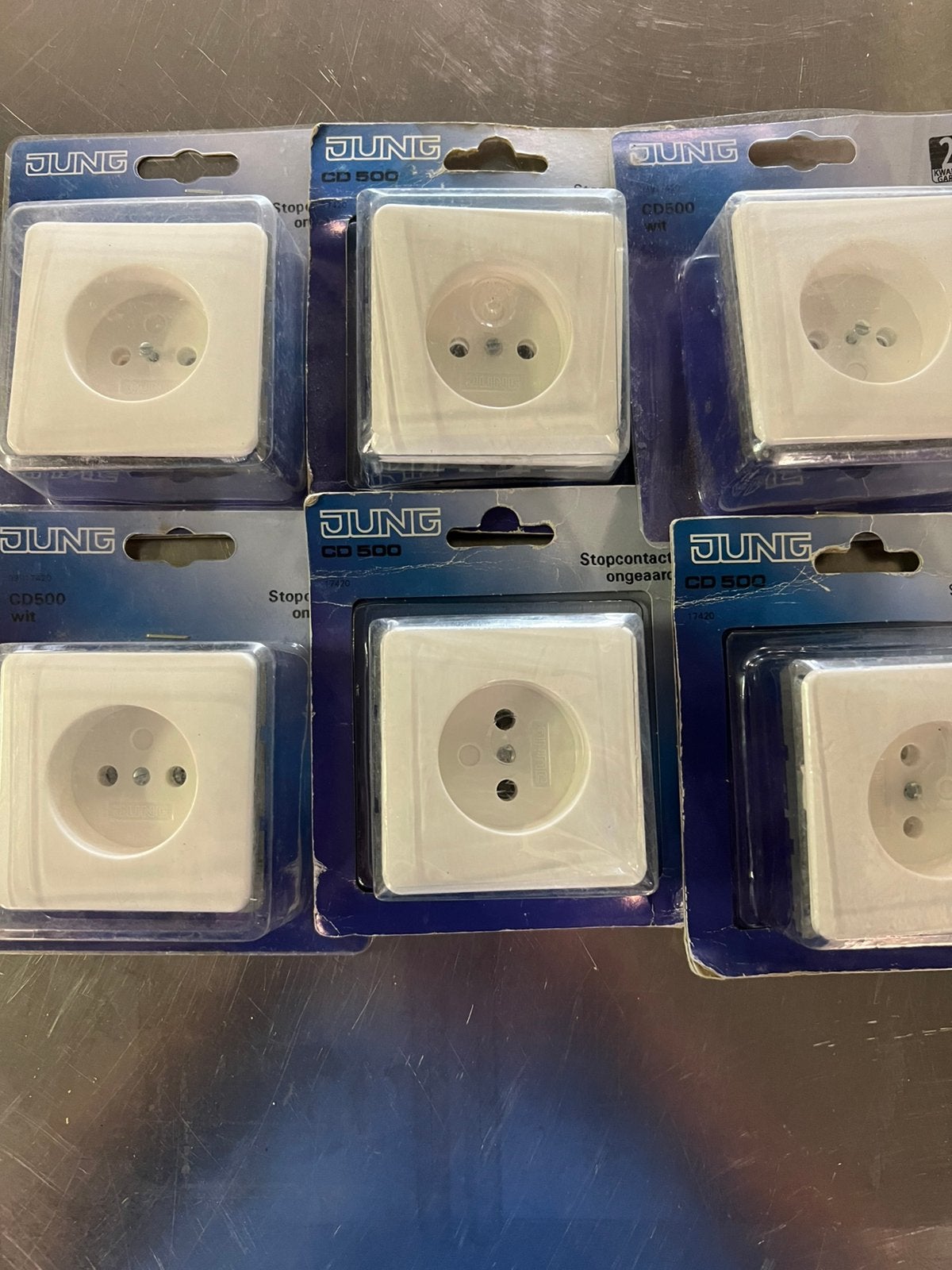 Jung CD 500 stopcontact zonder randaarde wit 6 stuks, Doe-het-zelf en Verbouw, Elektra en Kabels, Ophalen of Verzenden, Nieuw
