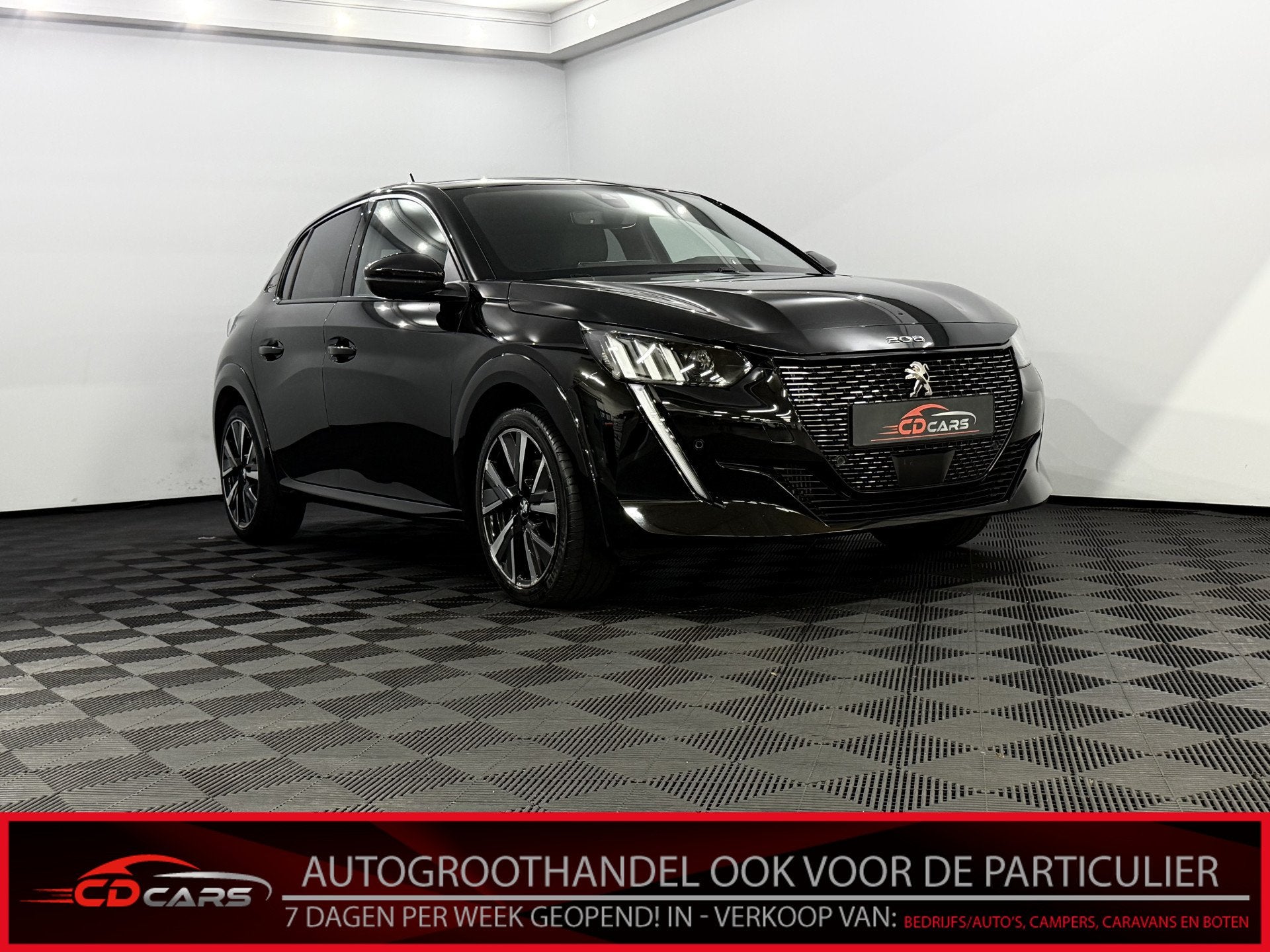 Peugeot 208 1.2 PureTech GT-Line Camera, Navi, Keyless start, Auto's, Peugeot, 101 pk, Gebruikt, Euro 6, Leder en Stof