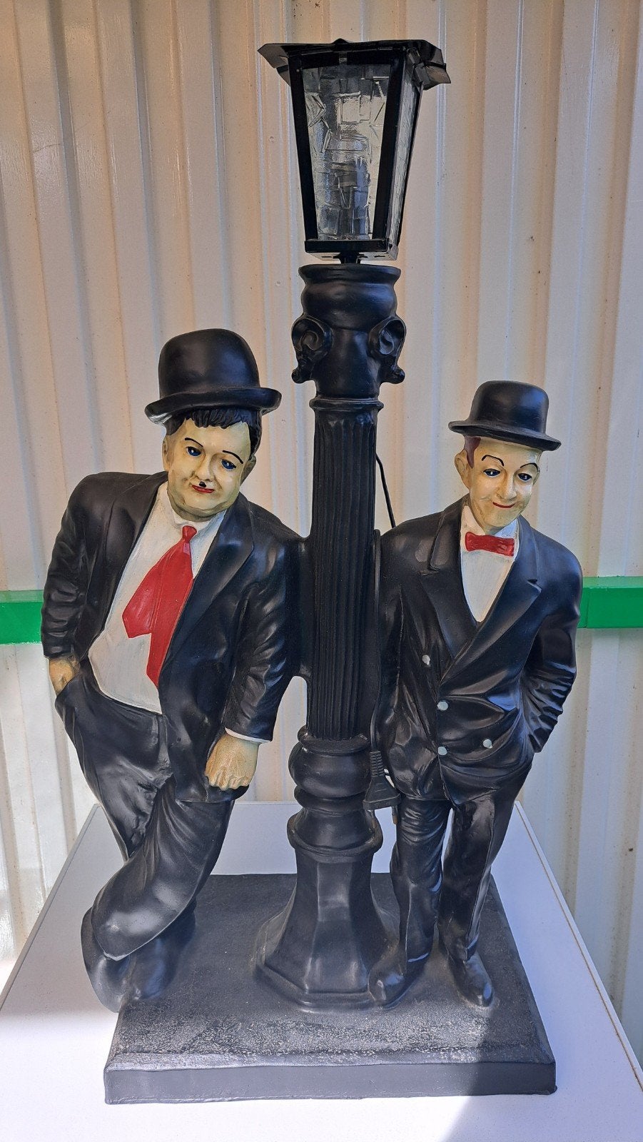 Beeld Laurel & Hardy met lantaarnpaal, 80 cm hoog, Ophalen, Vintage, Kunststof, Gebruikt