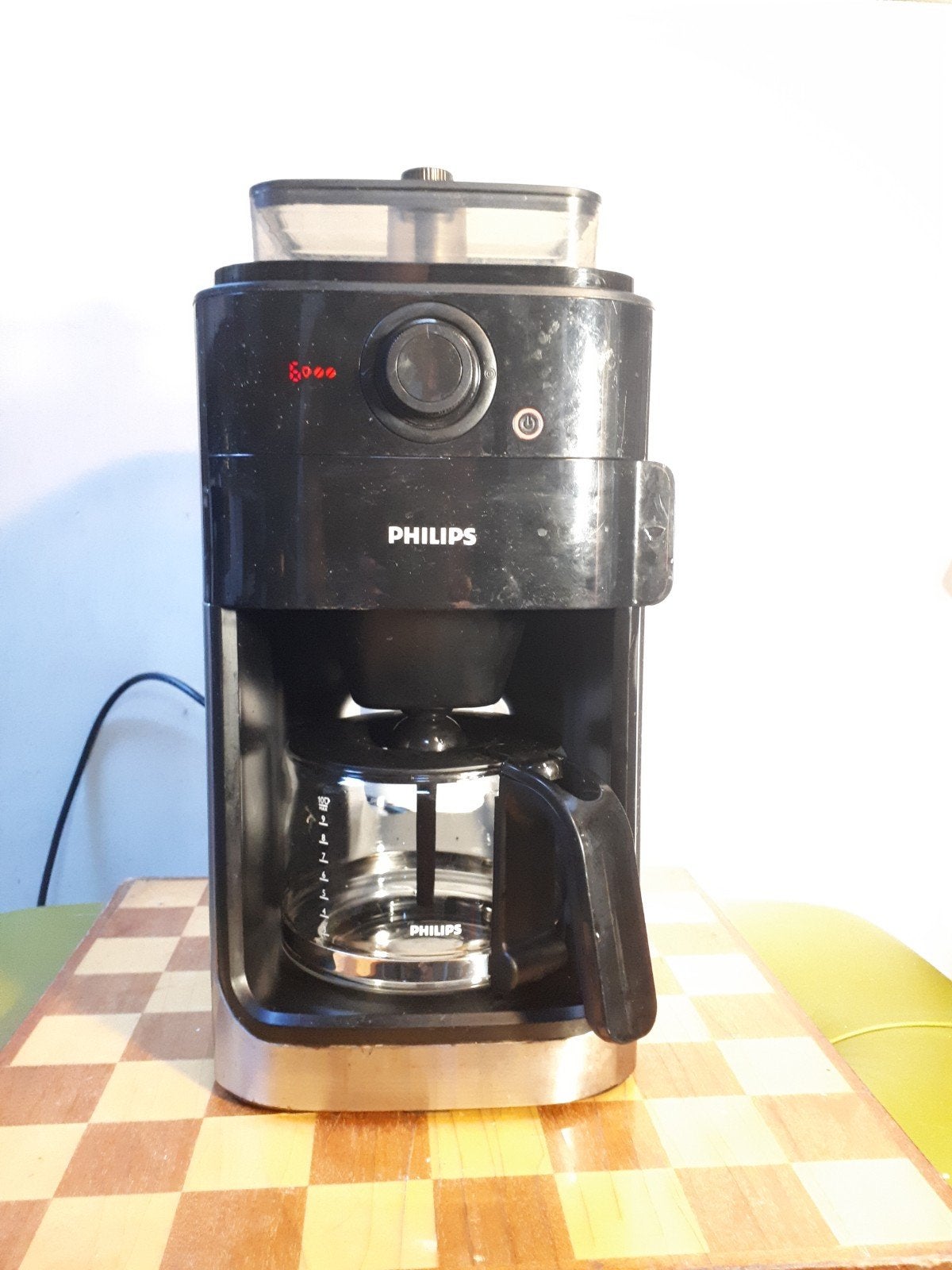 Philips Koffiezetapparaat met ingebouwde bonenmaler, Gebruikt, Koffiemachine, 4 tot 10 kopjes, Koffiebonen
