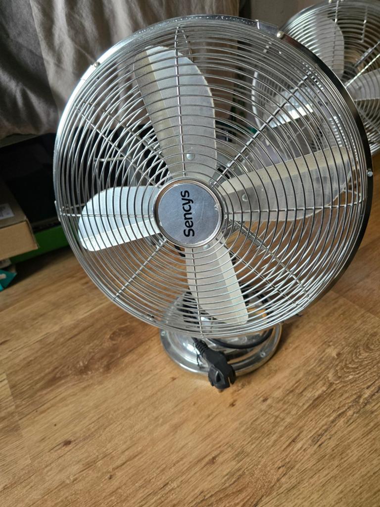 2 stuks Sencys Tafelventilator - Chroom, Ophalen, Zo goed als nieuw, Tafelventilator
