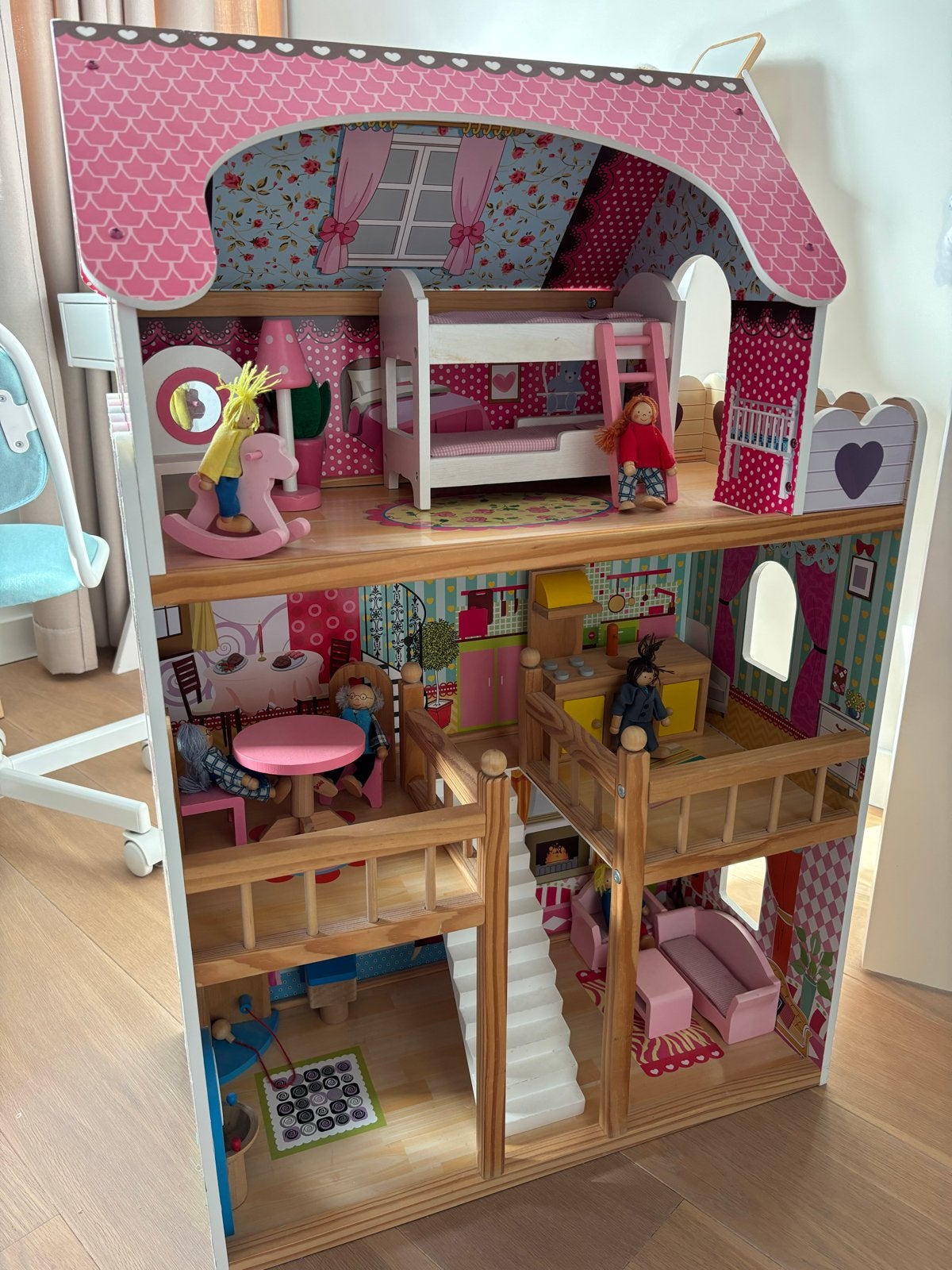 ZGAN grote houten poppenhuis met meubels en poppen, Ophalen, Zo goed als nieuw, Overige typen