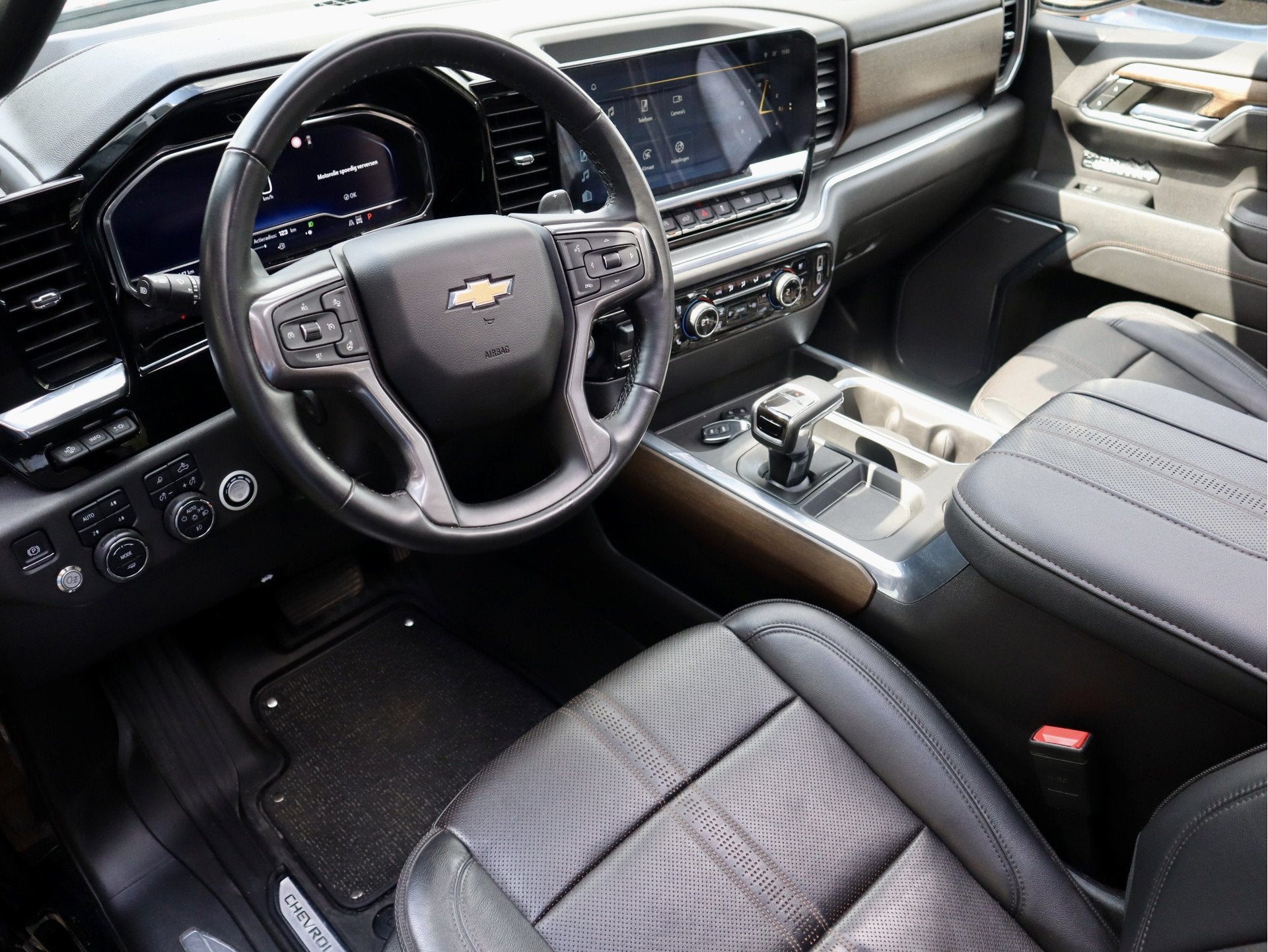 Chevrolet CHEVROLET SILVERADO HIGH COUNTRY FULL OPTIONS, Auto's, Automaat, Gebruikt, 426 pk, Zwart