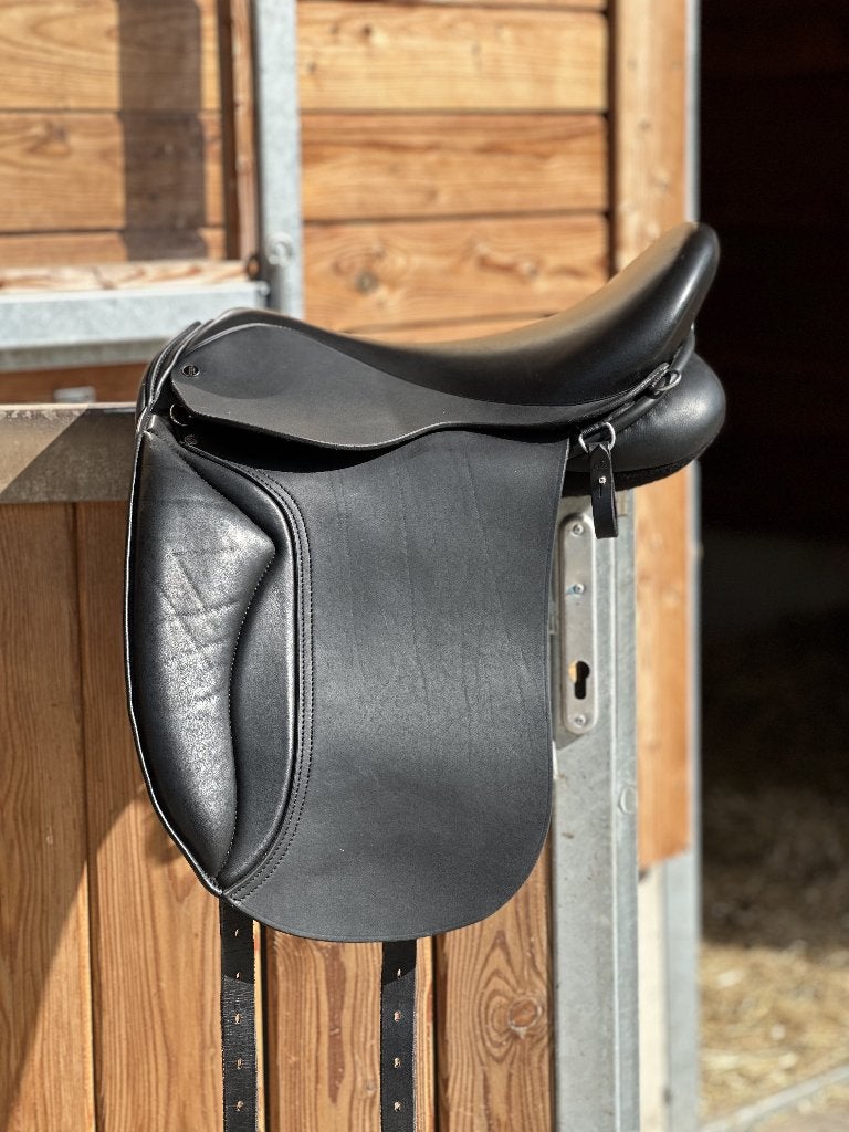 Zadel voor IJslanders Haflingers Tinkers Cob & brede ponys, Extra wijd, Overige merken, M (17 inch), Kniewrongen