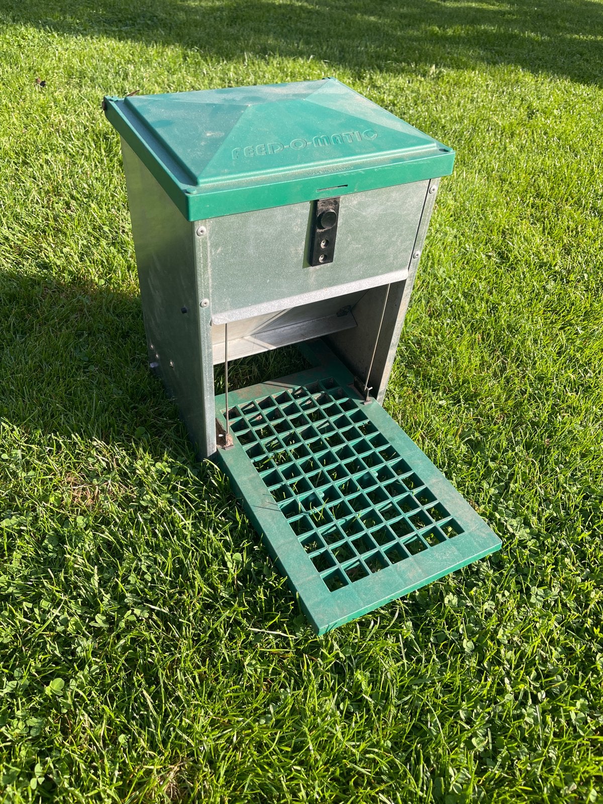 Feed o matic 5kg (kippevoer bak), Dieren en Toebehoren, Ophalen