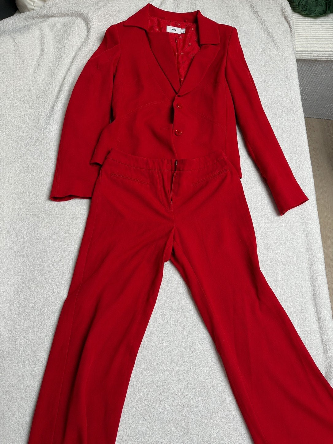 Stijlvol rood damespak - Maat M, Maat 38/40 (M), Kostuum of Pak, MNG, Ophalen of Verzenden