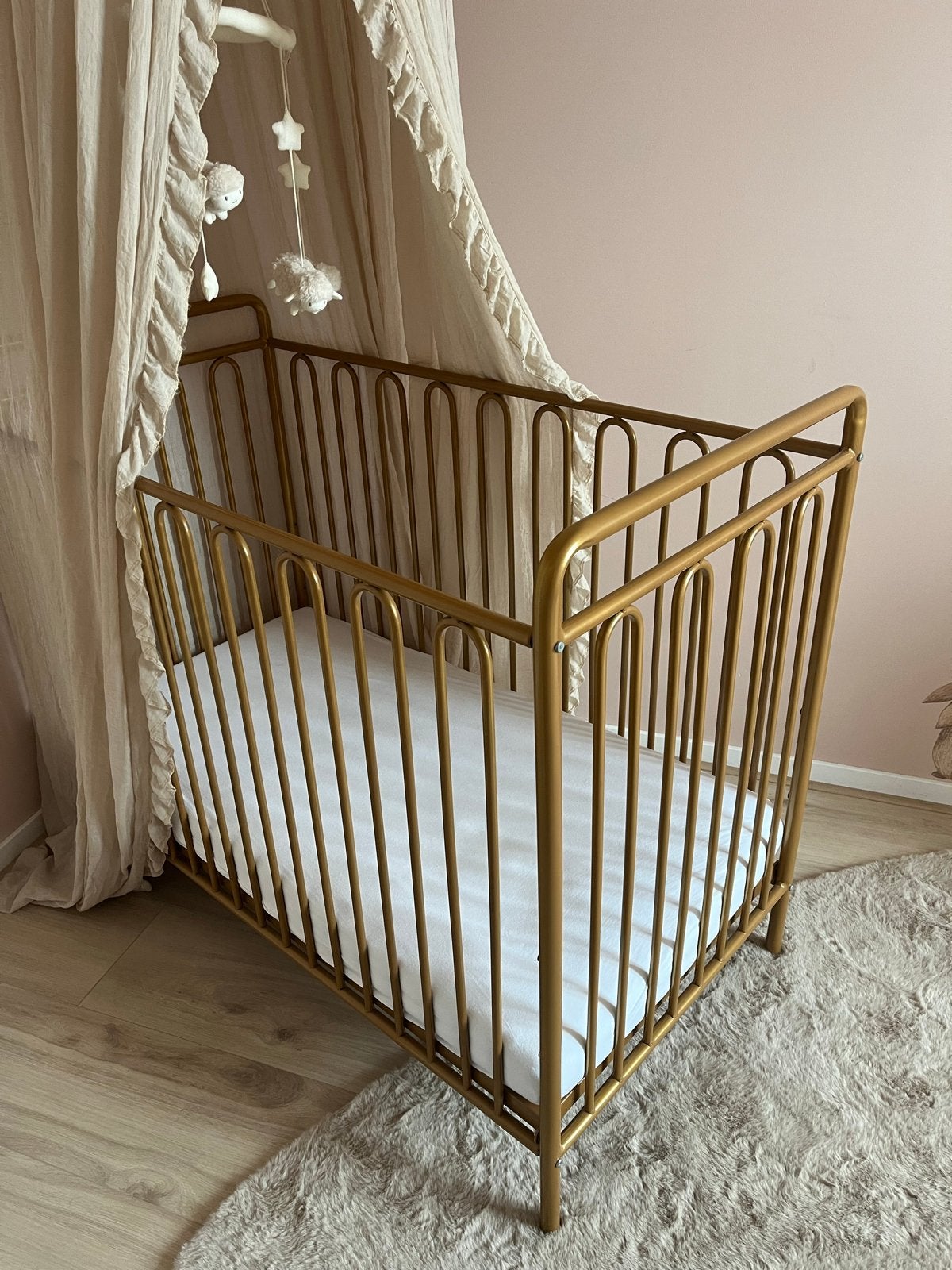 Ledikant Royal Gold 60x120 met verstelbare lattenbodem, Ophalen, Zo goed als nieuw, Lattenbodem, Minder dan 140 cm