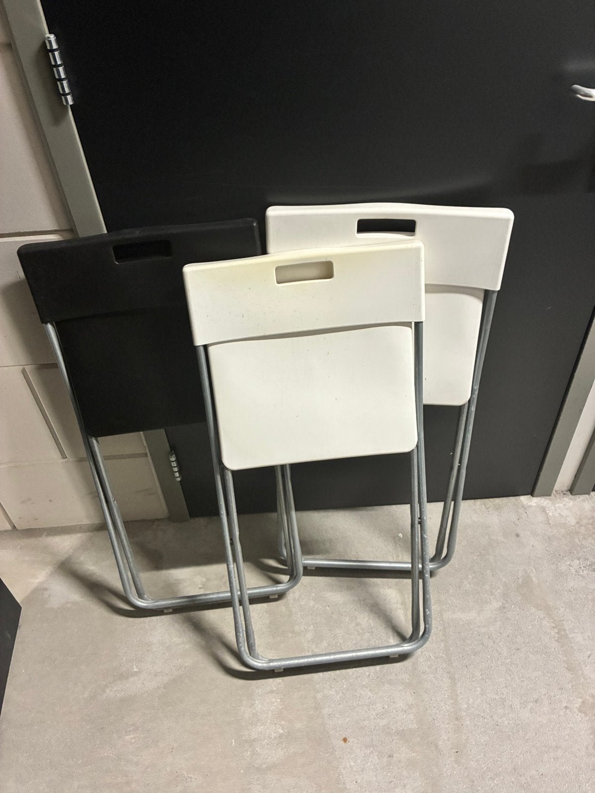 3 ikea foldable chairs, 2 krukken, Ophalen, Zo goed als nieuw, 60 tot 90 cm