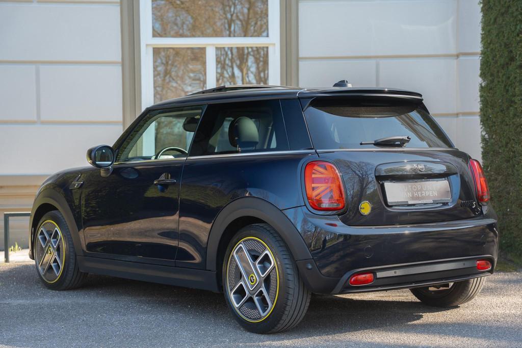 Mini Mini Electric Classic 33 kWh PANO | H&K | HUD | LEDER |, 12 maanden, 4 stoelen, Lease, Onderhoudsboekje