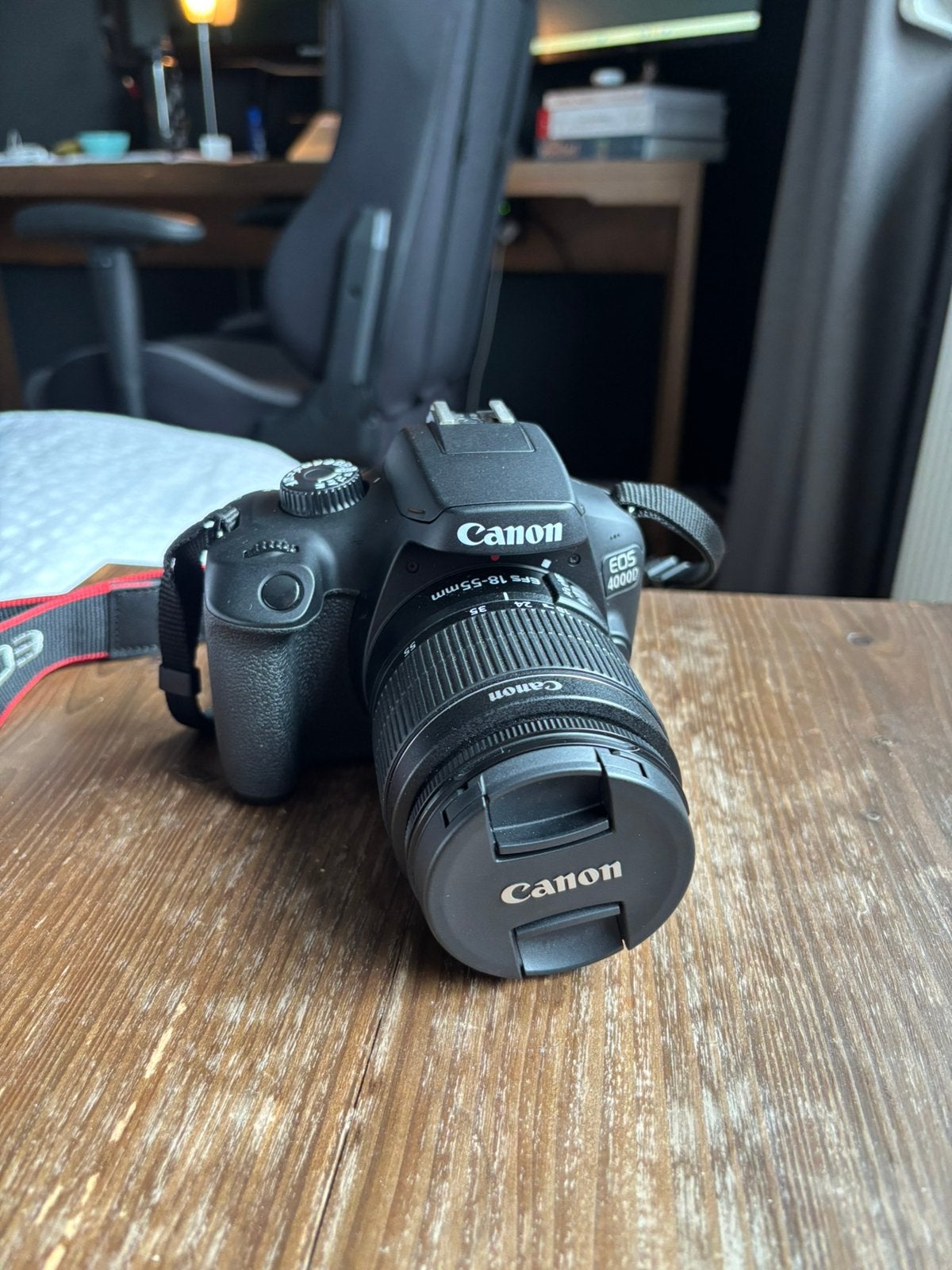 Canon EOS 4000D + 18-55mm lens + tas & CPL filter