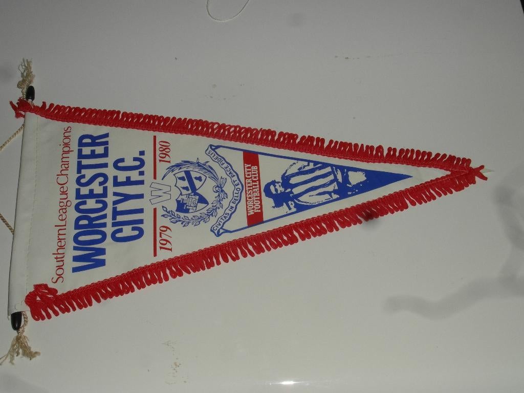 voetbal vaan worcester city fc 1980 kampioen, Verzamelen, Sportartikelen en Voetbal, Ophalen of Verzenden, Zo goed als nieuw, Buitenlandse clubs