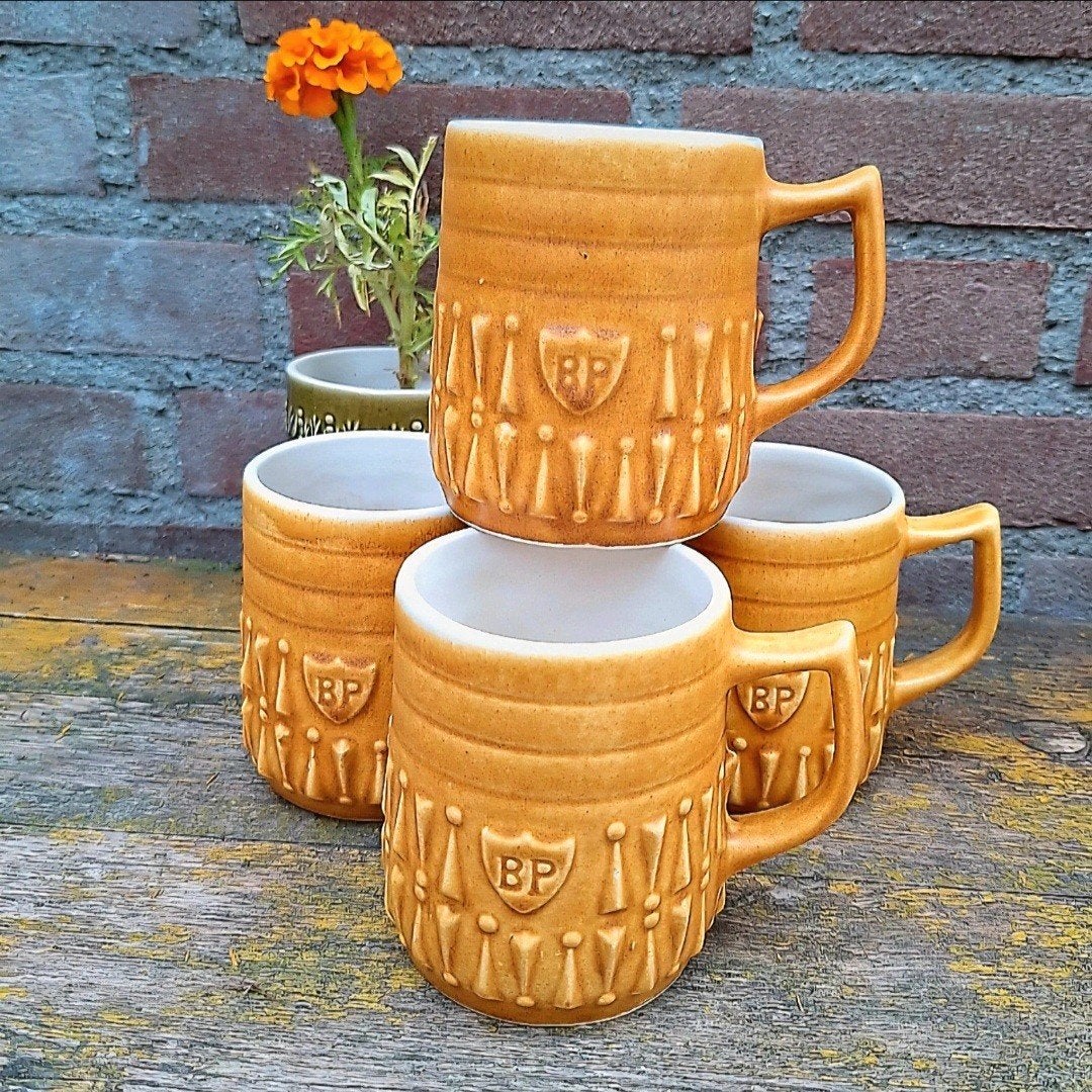 Set van 4 vintage BP mokken/kopjes, Antiek en Kunst, Antiek | Keramiek en Aardewerk, Ophalen of Verzenden