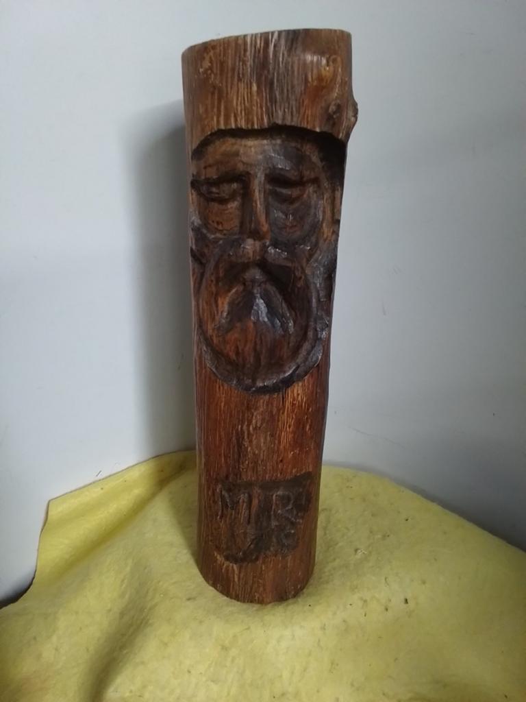 15243) mooi uitgesneden boomstam hoog 35cm, Ophalen of Verzenden