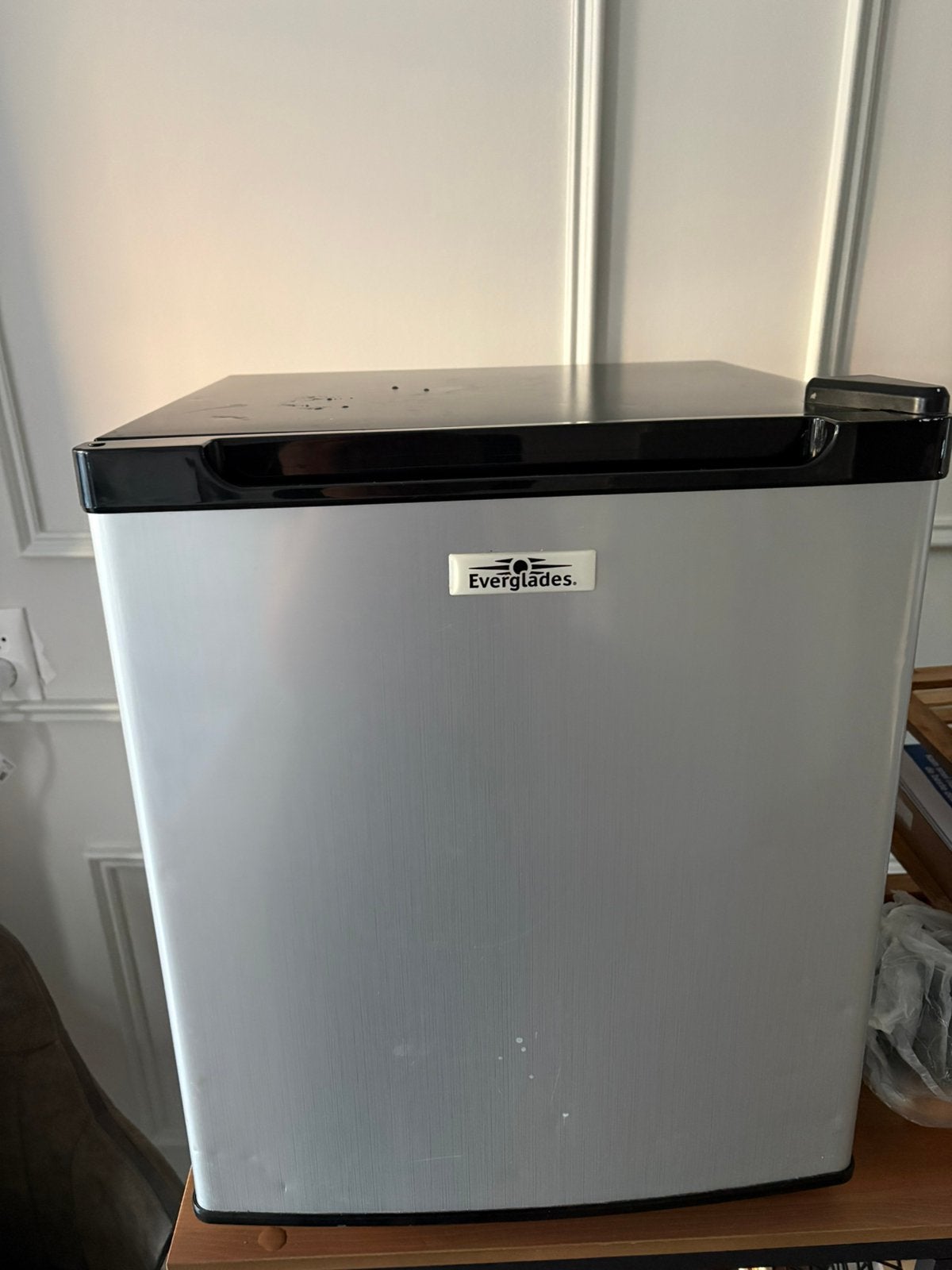 Mini tafel koelkast, Ophalen, Zonder vriesvak, Minder dan 85 cm, Minder dan 75 liter