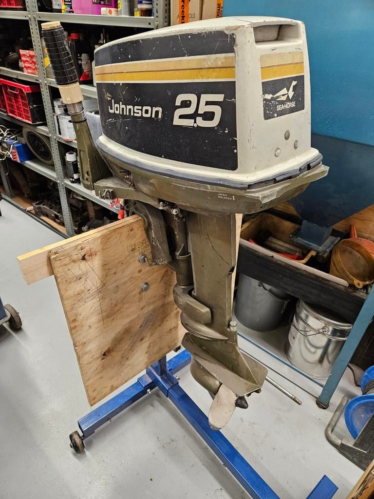 Johnson 25pk voor onderdelen., Ophalen