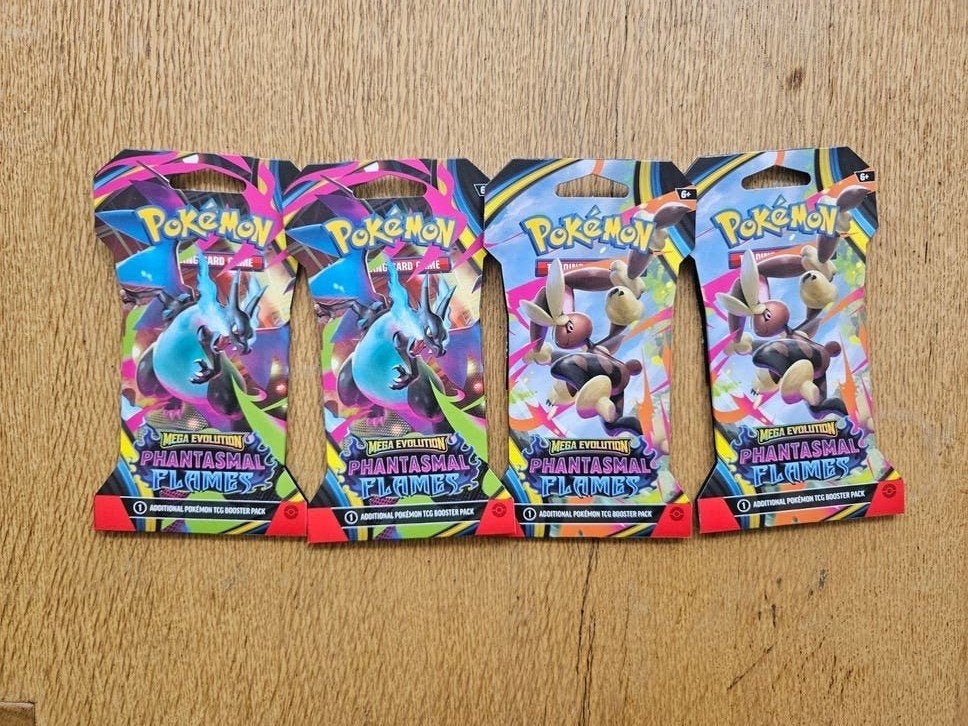 Phantasmal Flames Sleeved Booster, Ophalen of Verzenden, Nieuw, Booster