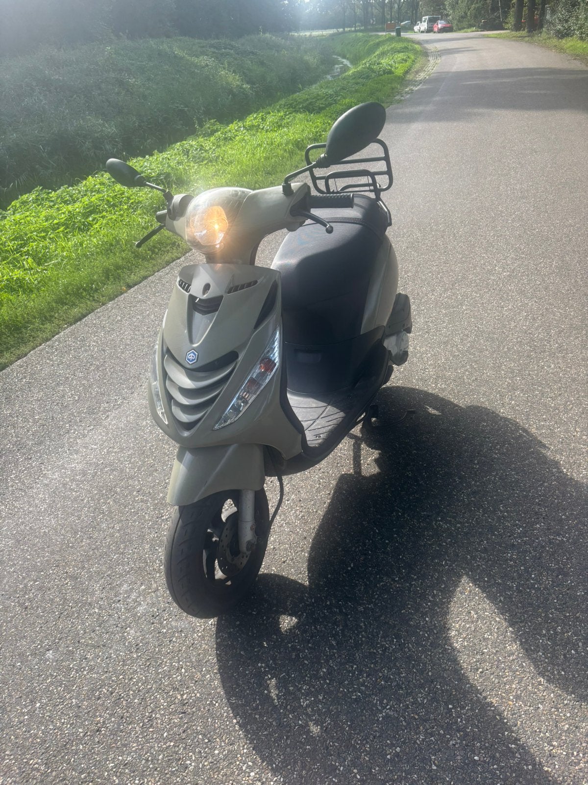 Piaggio zip brom, Fietsen en Brommers, Ophalen, Maximaal 45 km/u, Zip, Zo goed als nieuw