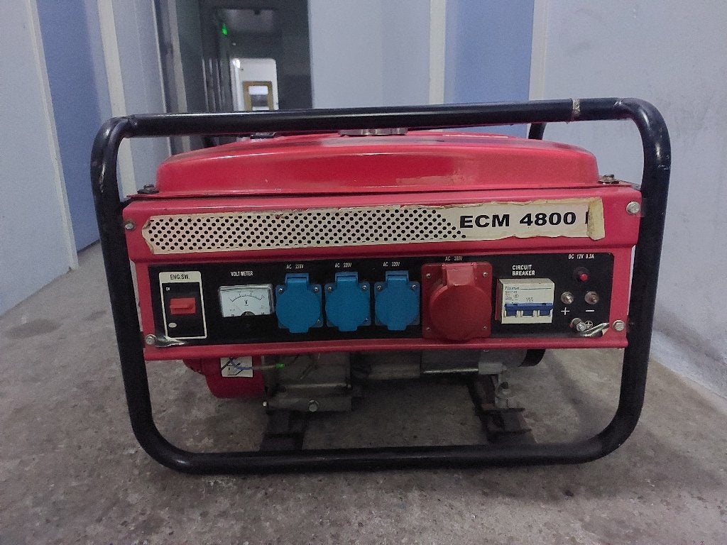 Krachtige Aggregaat ECM4800EX 6.5PK4-takt 220V400V 3-fase, Ophalen of Verzenden, Gebruikt