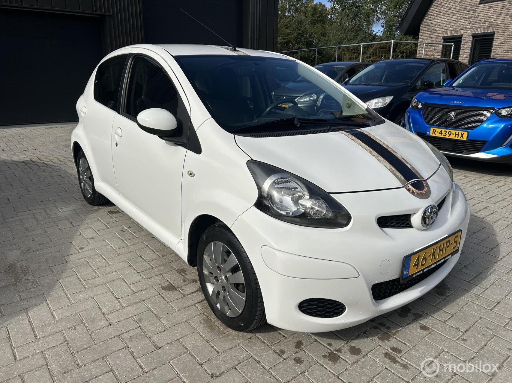 Toyota Aygo 1.0-12V Xcite White 5 DR Airco Dealer Ond, Auto's, Voorwielaandrijving, Gebruikt, 4 stoelen, Origineel Nederlands