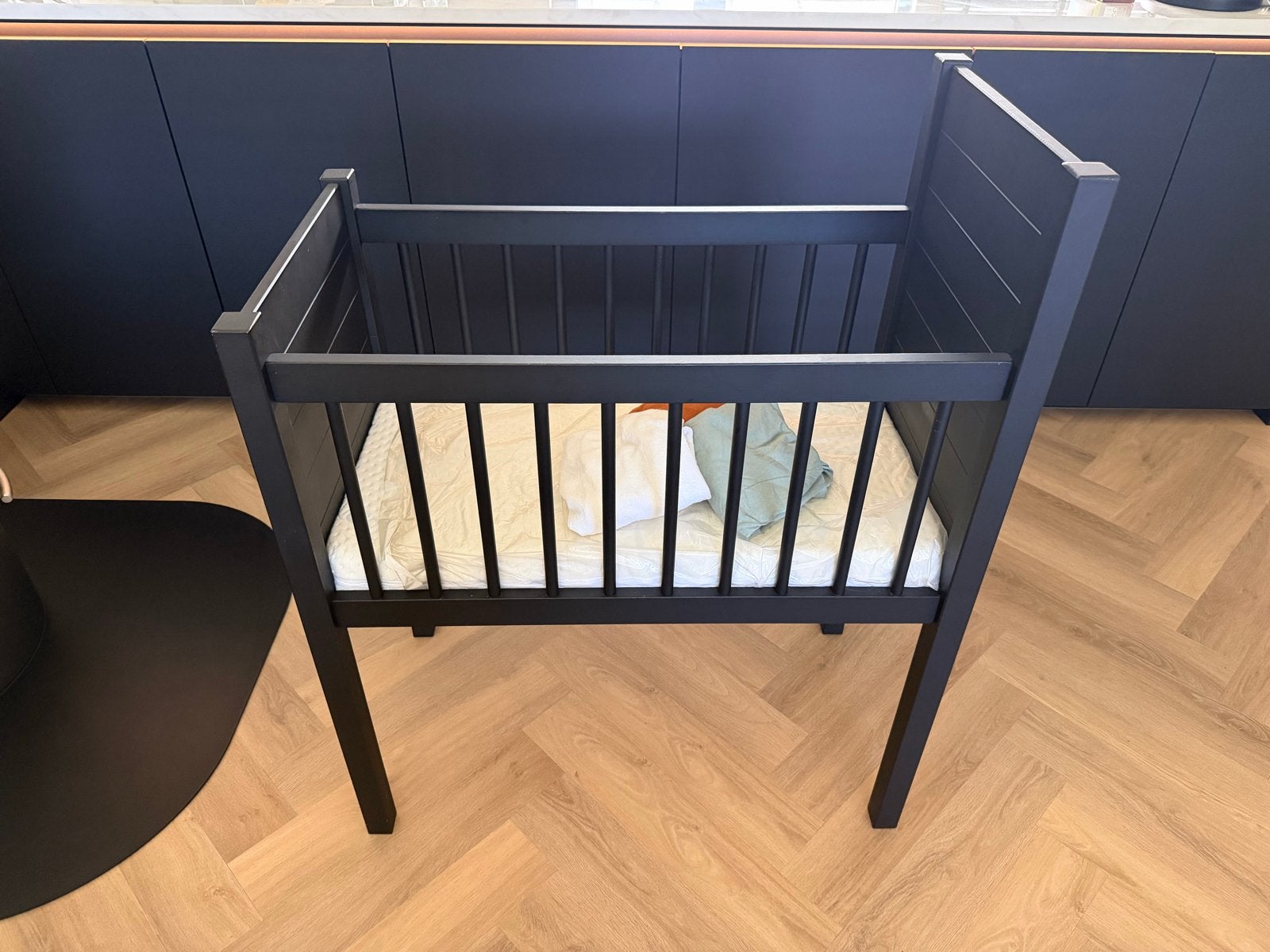 Kidsmill Noa II Wieg - Zwart, Ophalen, Zo goed als nieuw, Wieg