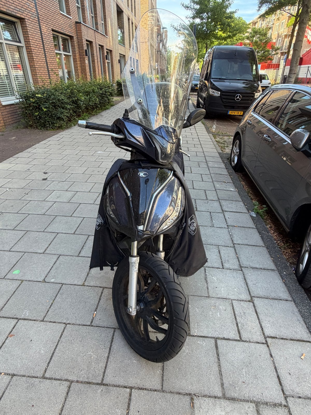 Kymco people s new scooter met wat kapschade bj 2018, Ophalen, Gebruikt, Maximaal 45 km/u, Benzine