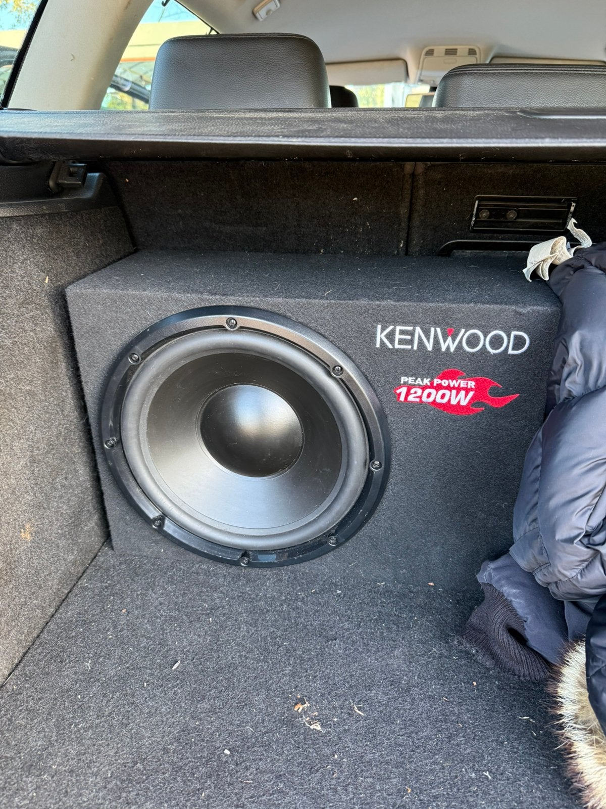 Kenwood 12 inch subwoofer met jbl versterker, Ophalen, Zo goed als nieuw