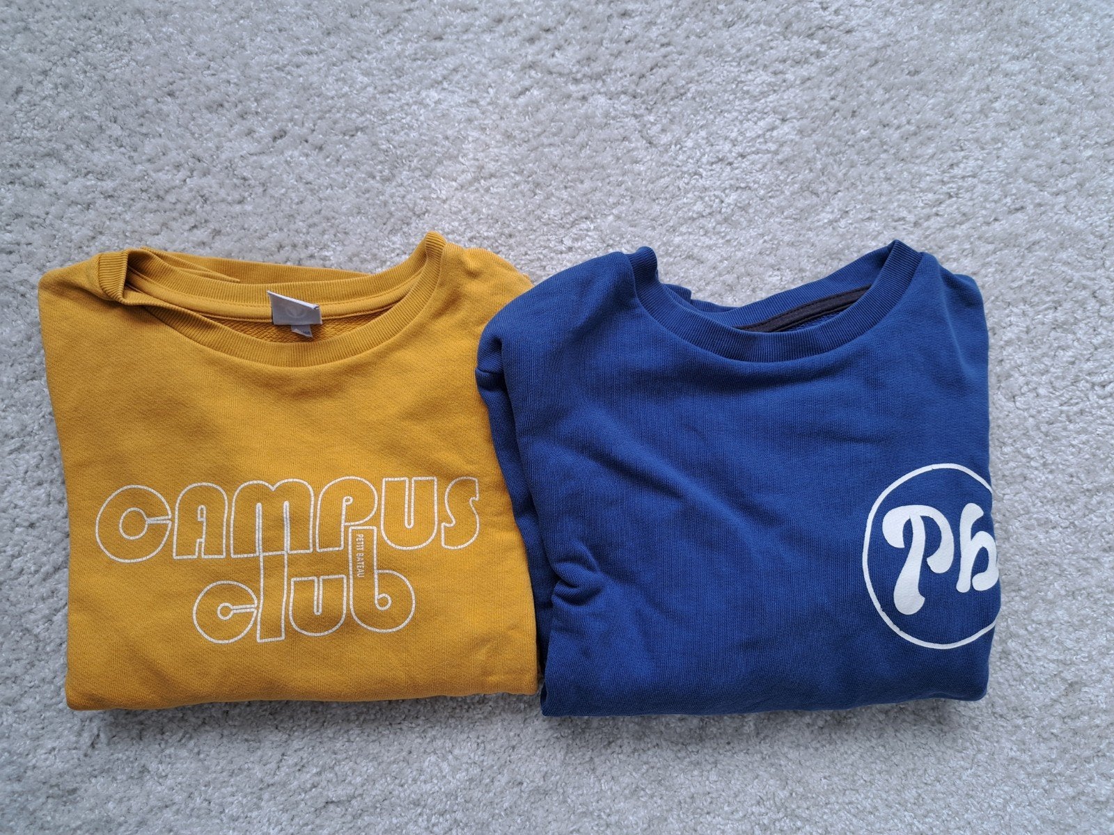 2 Petit Bateau truien maat 140, 10 jaar  blauw en mosterd ge, Ophalen of Verzenden, Petit Bateau, Jongen of Meisje, Trui of Vest