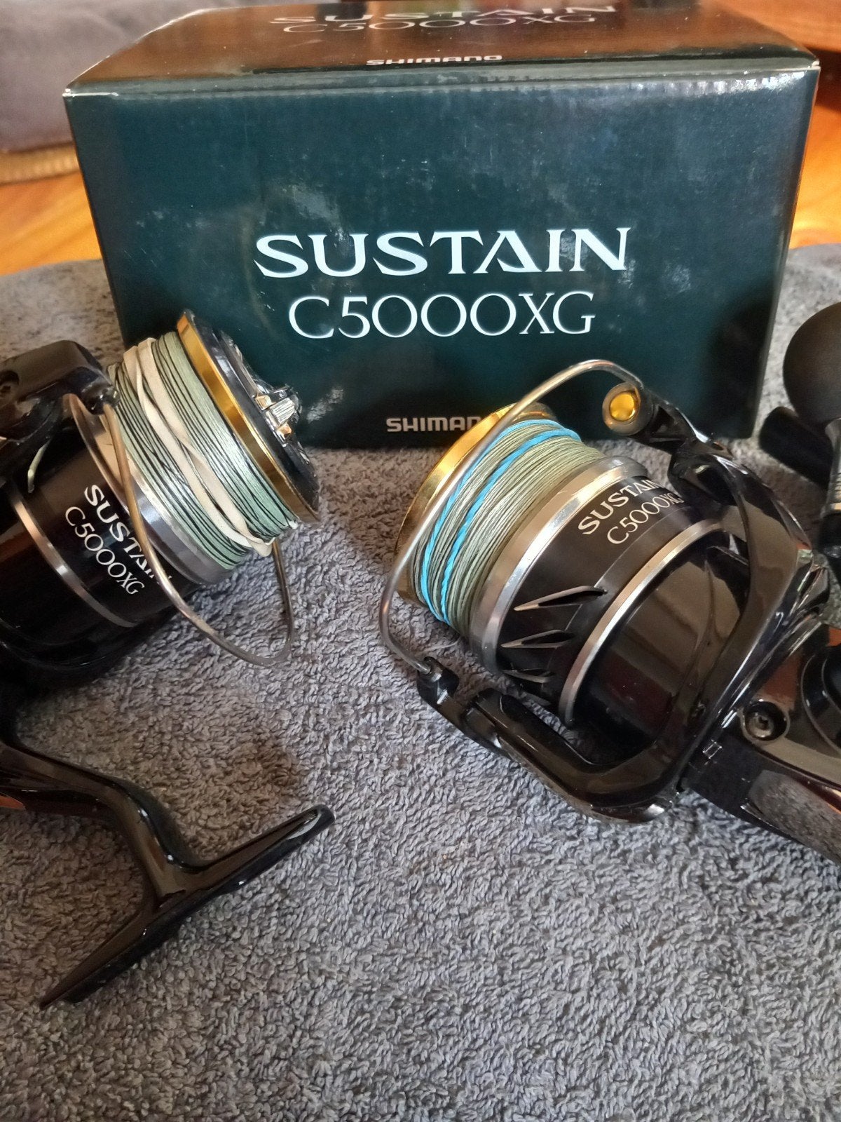 2x Shimano Sustain C5000XG >> als nieuw!!, Watersport en Boten, Hengelsport | Witvissen, Ophalen of Verzenden, Zo goed als nieuw