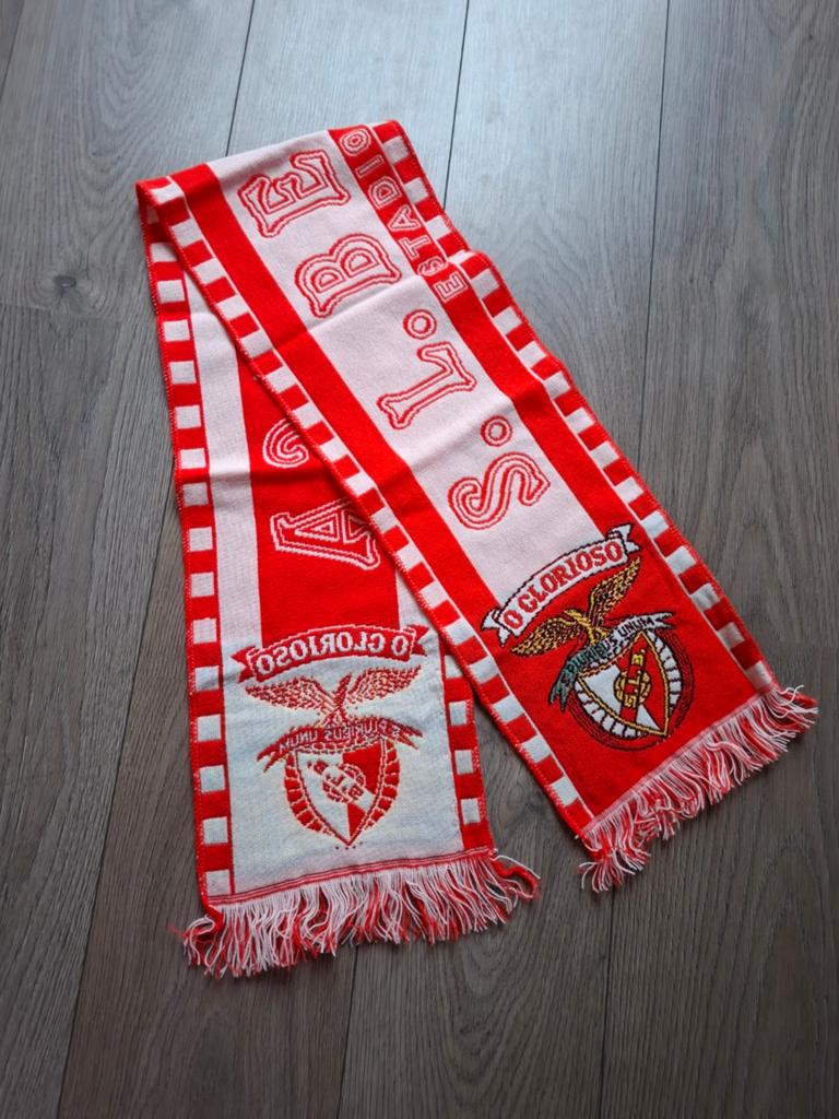 Voetbal sjaal S.L Benfica, Ophalen of Verzenden, Zo goed als nieuw, Buitenlandse clubs, Vaantje of Sjaal