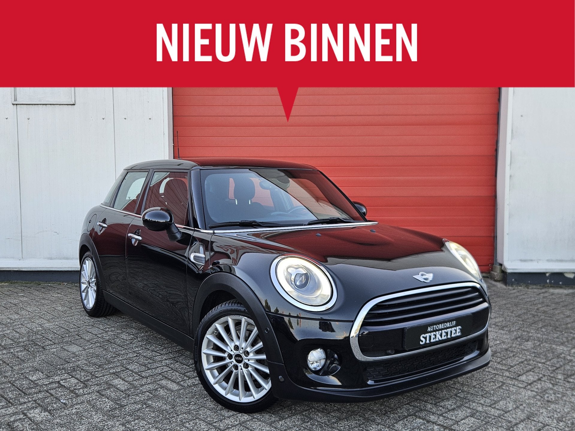 MINI 5-deurs 1.5 Cooper Pepper Serious Business | Keyless |, Auto's, Mini, 12 maanden, 136 pk, Gebruikt, Leder en Stof