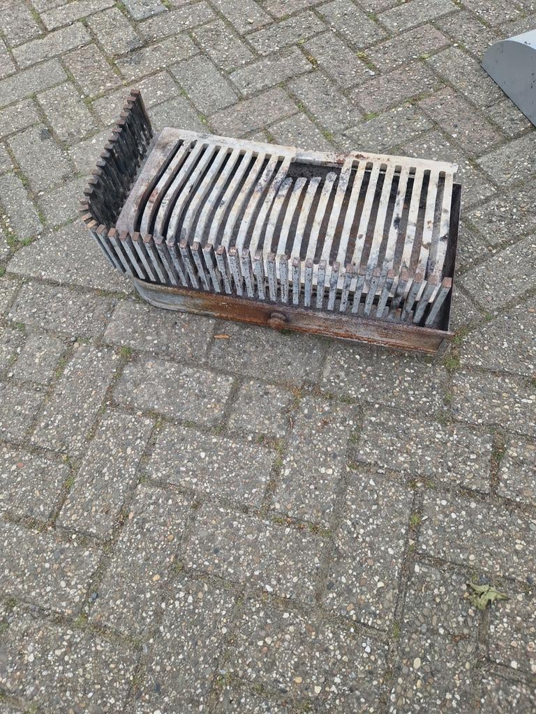 Een opvangbak voor een openhaard asopvang, Ophalen, Steen of Klei, Minder dan 5 m², Dakpannen