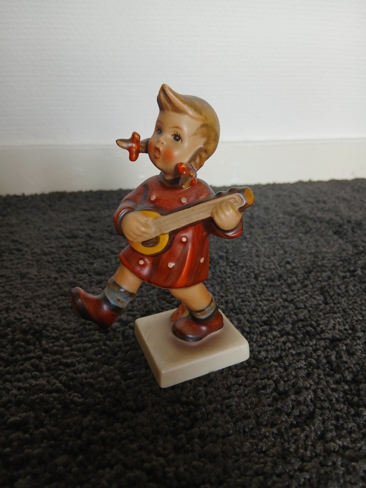 Vintage Hummel beeldje meisje met gitaar, W. Germany, Ophalen of Verzenden, Gebruikt, Hummel