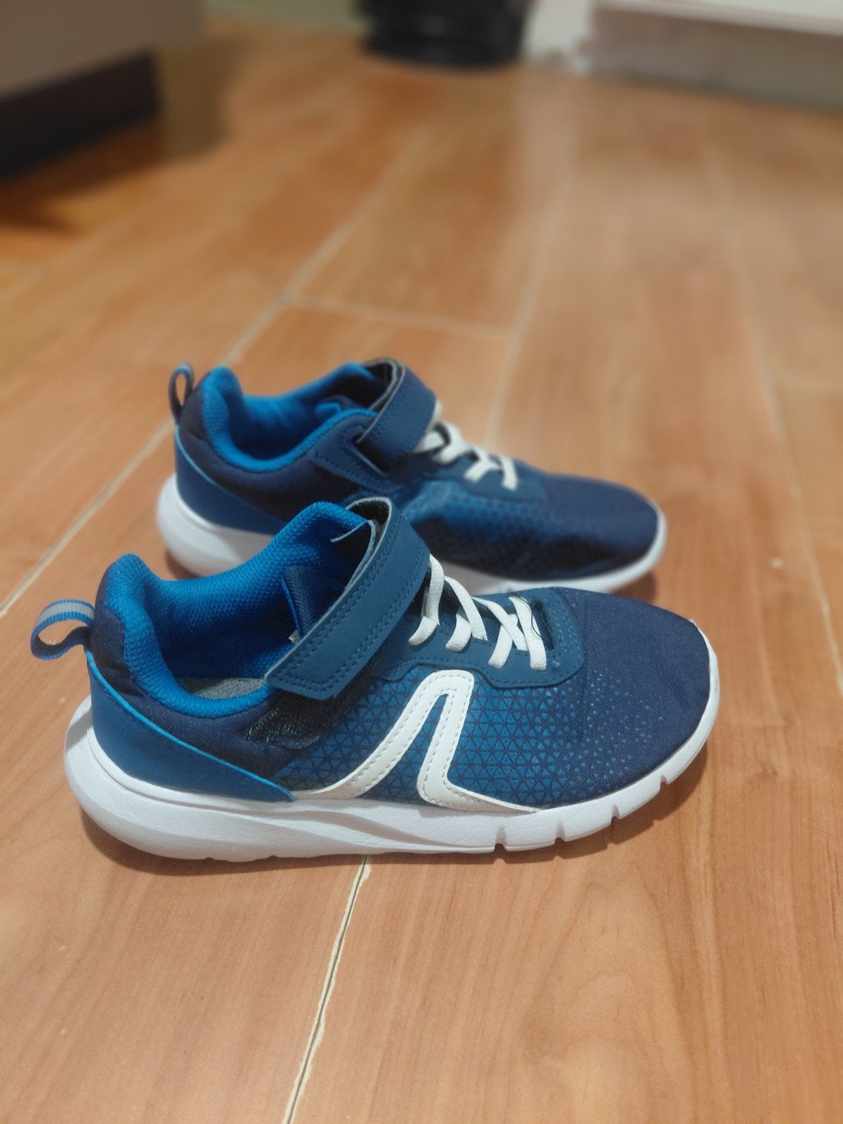 Decathlon Sportschoenen/Gymschoenen, Ophalen, Zo goed als nieuw