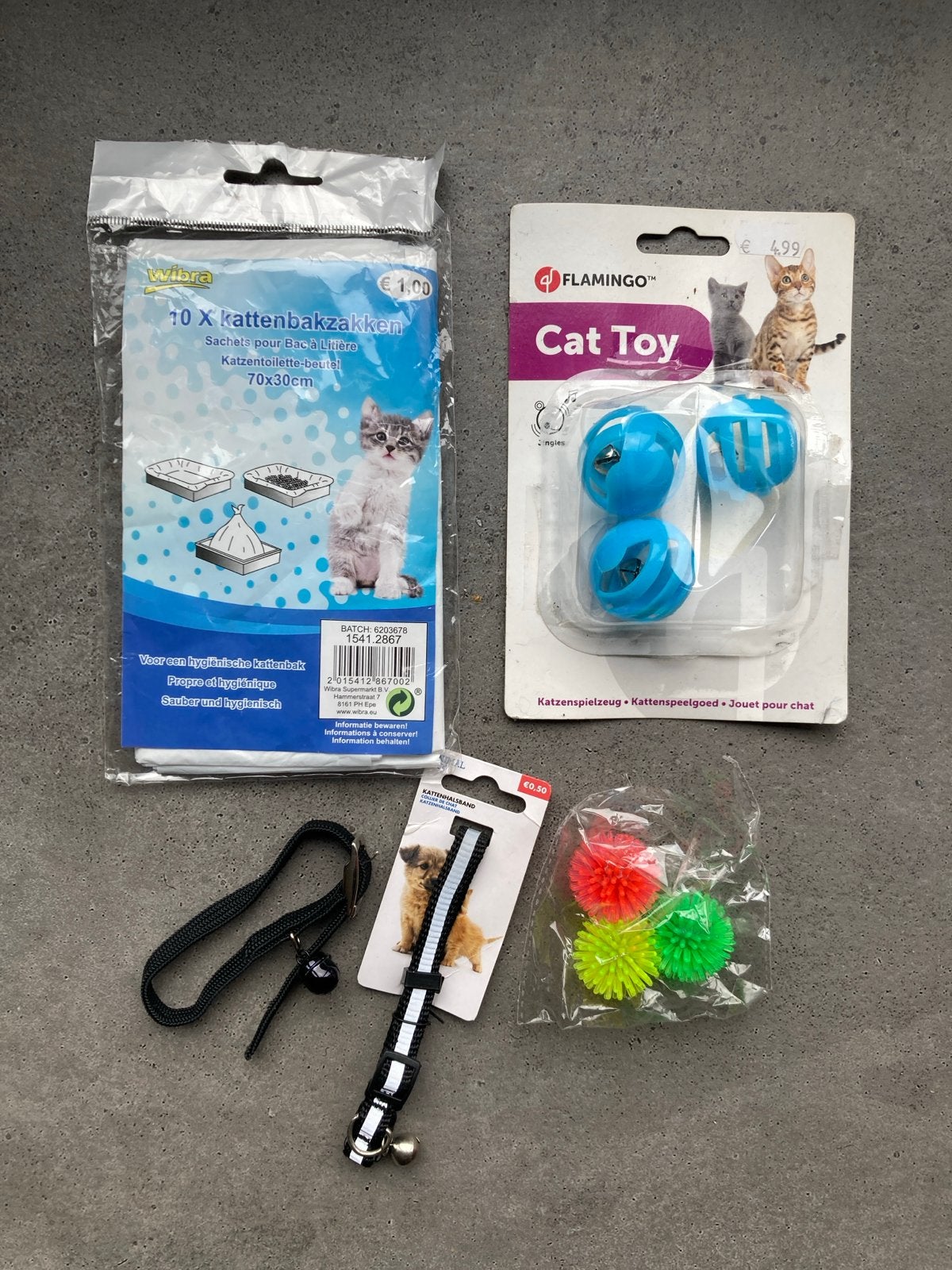 Katten spulletjes oa halsbandjes en speeltjes, Dieren en Toebehoren, Ophalen of Verzenden
