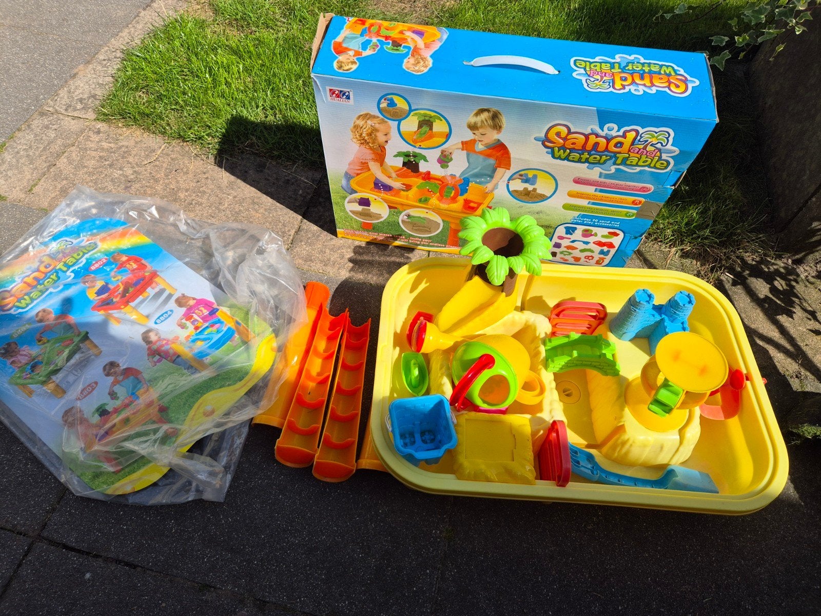 Zand- en watertafel met accessoires, Kinderen en Baby's, Speelgoed | Buiten | Zandbakken, Ophalen, Gebruikt