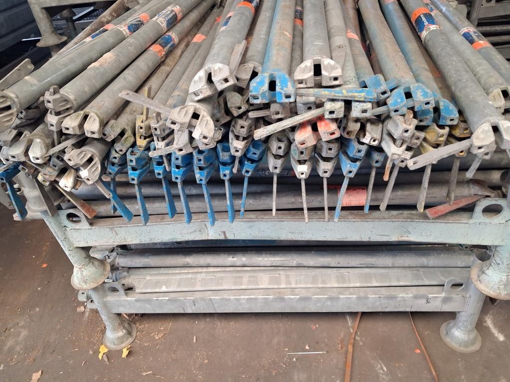 Layher steigermateriaal, Ophalen, IJzer