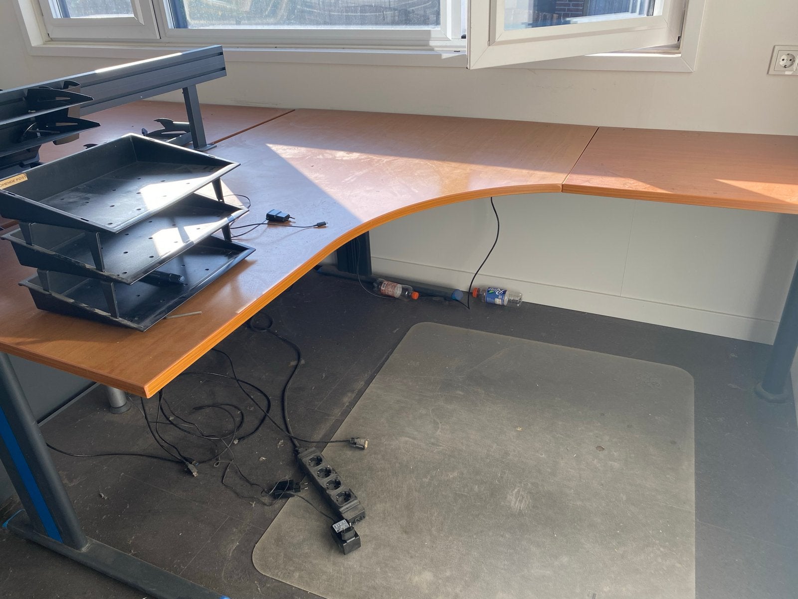 Ruim hoekbureau met houten blad, Ophalen, Gebruikt, Hout, Hoekbureau